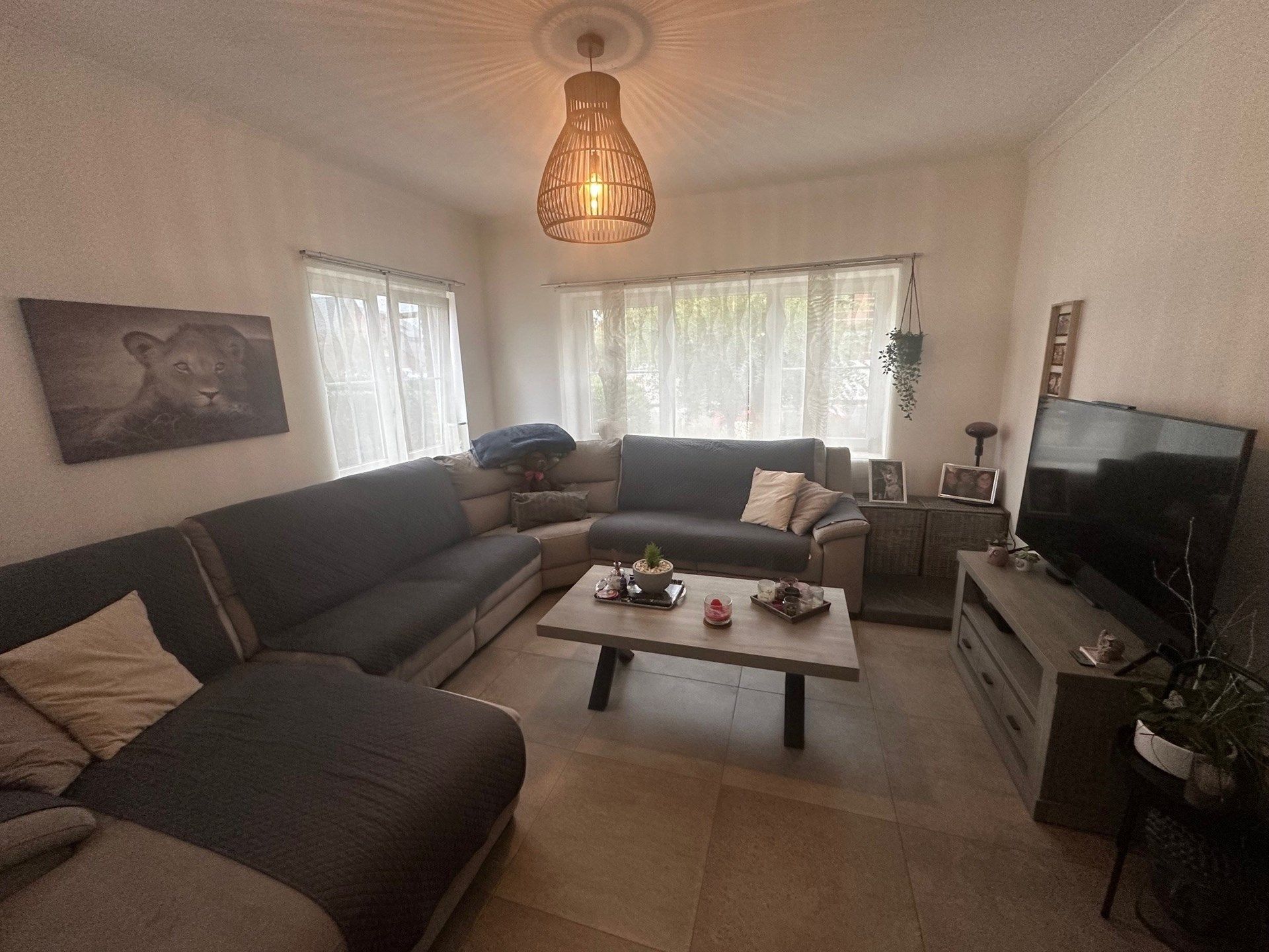 Vrijstaande woning met 2 slaapkamers, garage en tuin foto 2