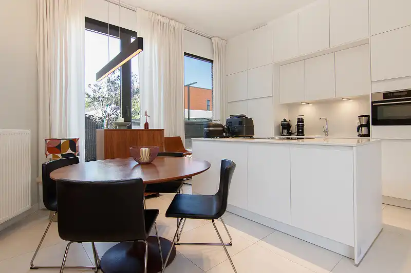 Luxueus ingericht appartement met 2 slaapkamers in de gezelligste straat van Genk foto 11