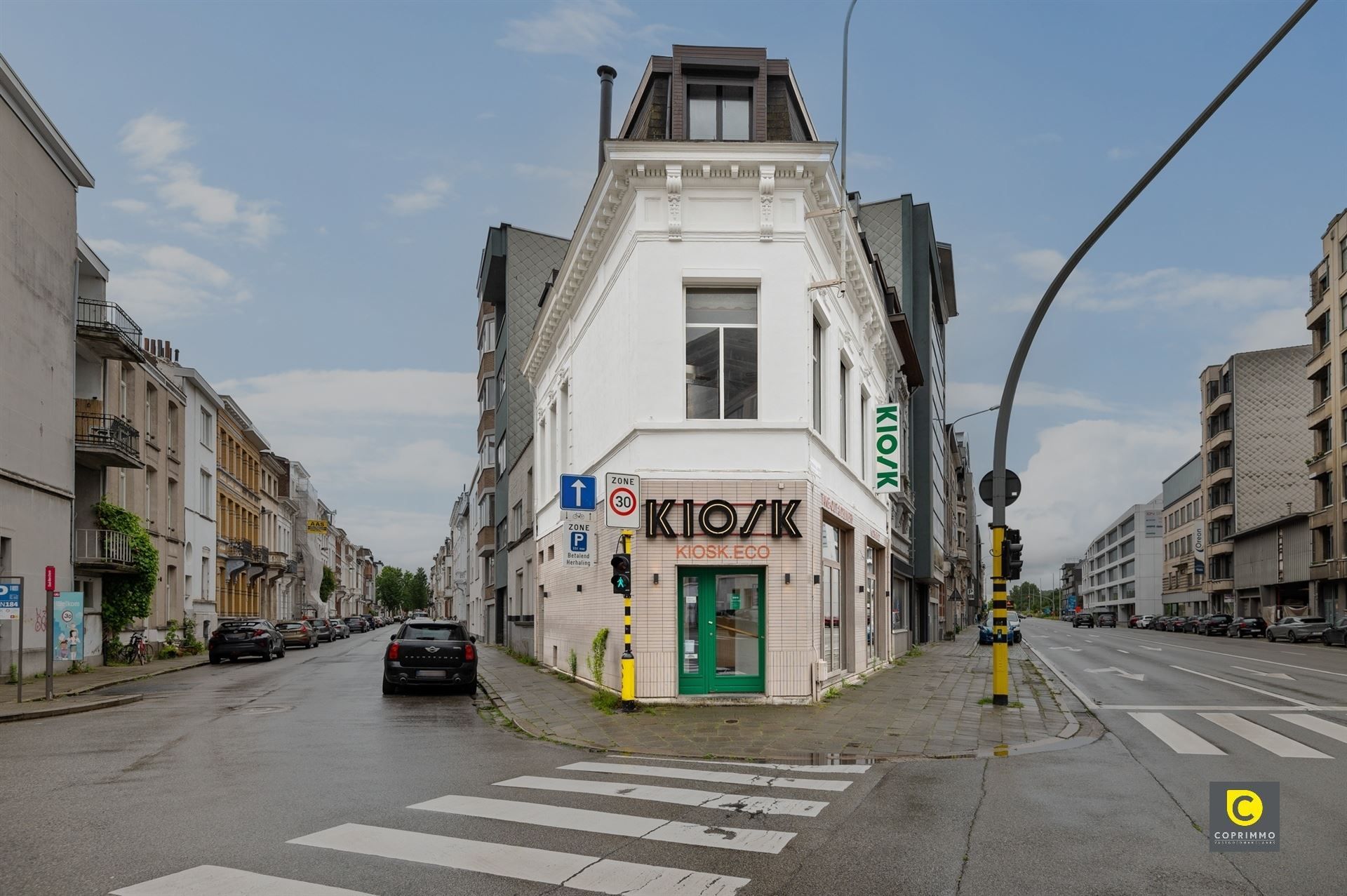 Handelspand/horecazaak te huur op zichtlocatie in Oud-Berchem foto 2