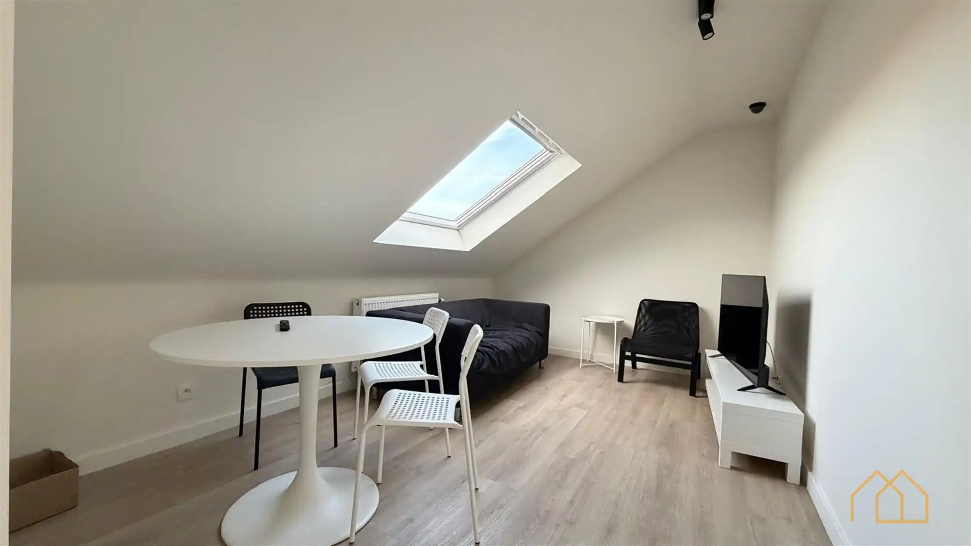 Ruime studentenflat met eigen douche en keuken foto 11