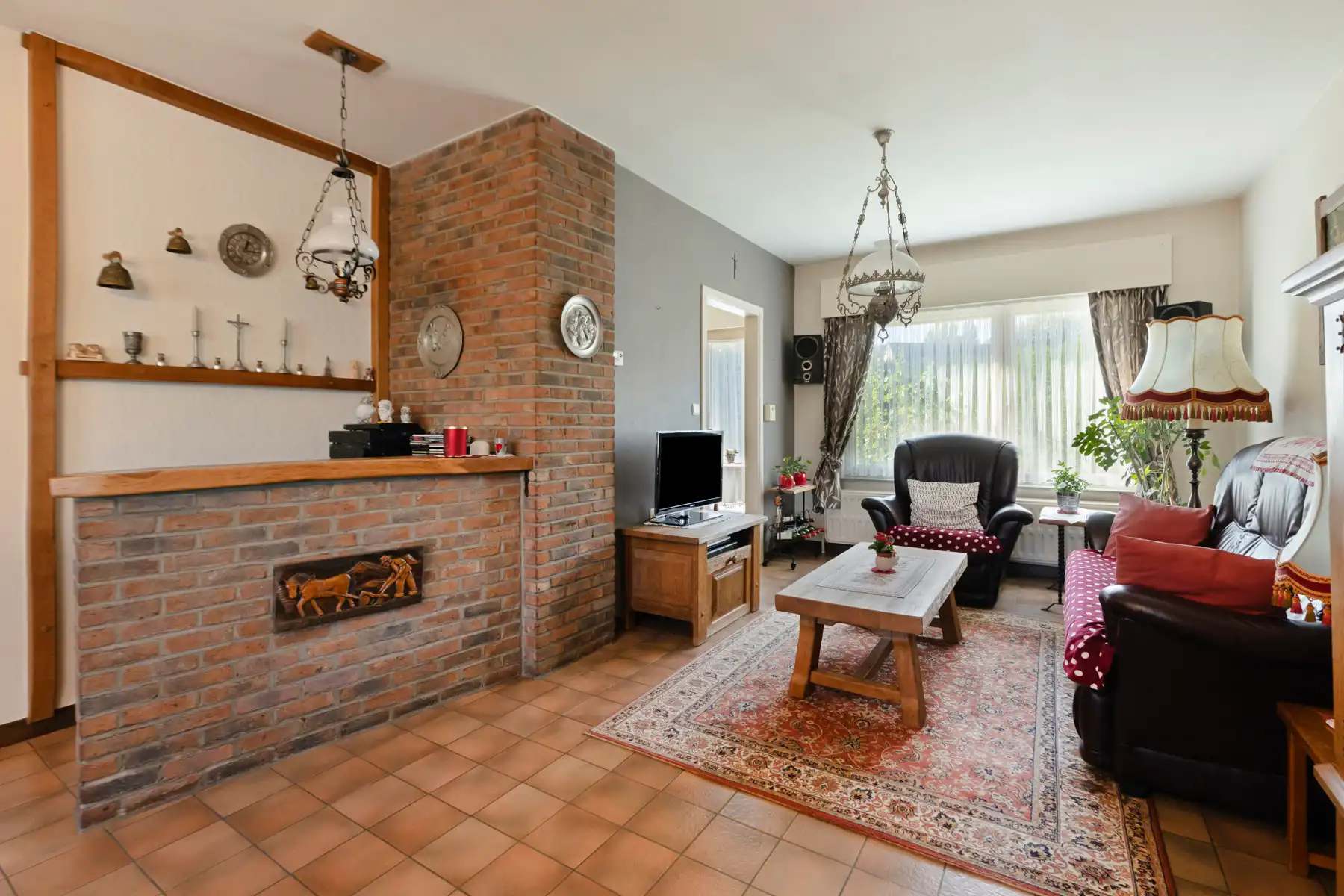 Charmante woning met mooie tuin, 3 slaapkamers en garage foto 6