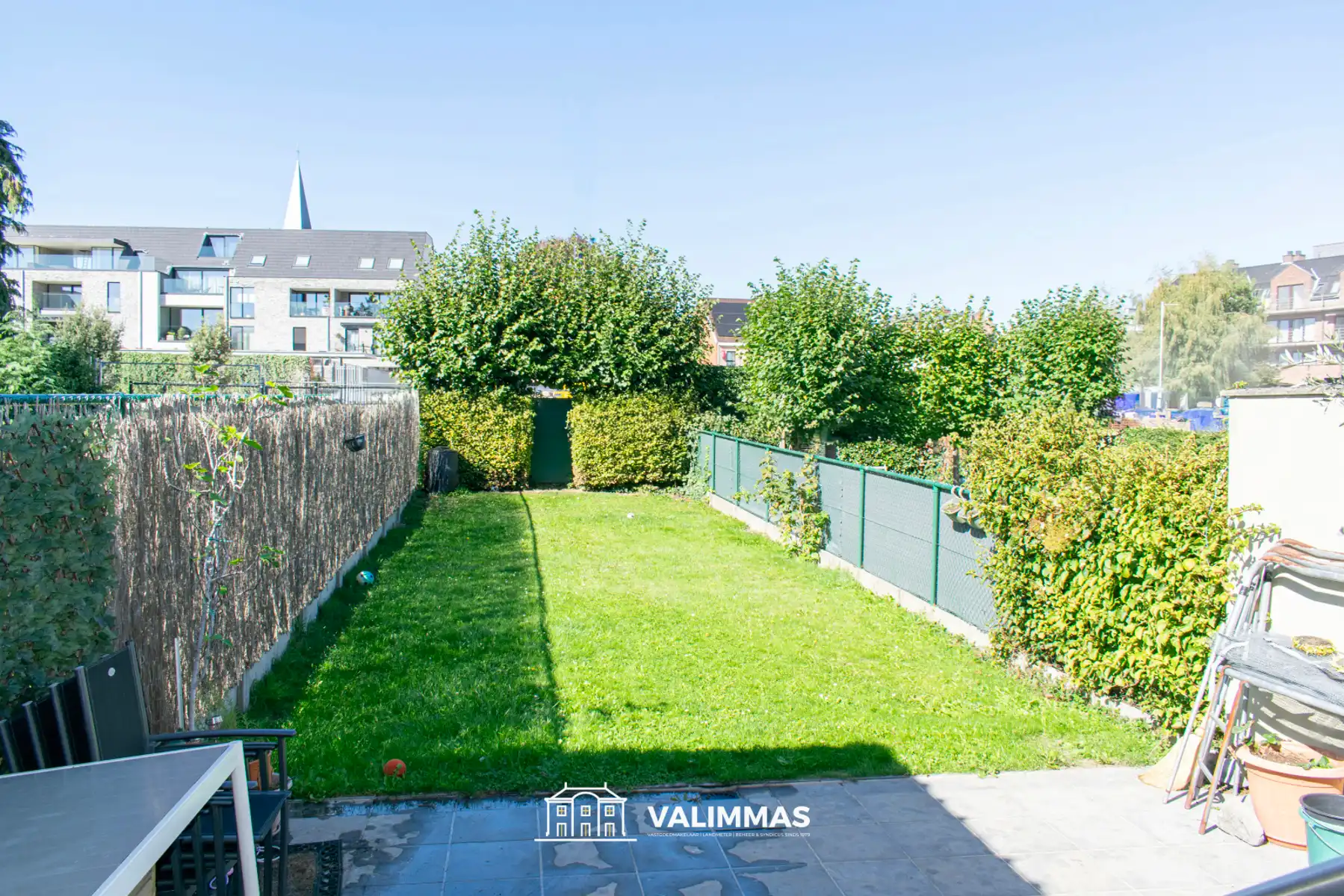 Welgelegen en instapklare woning met gezellige tuin & garage foto 8