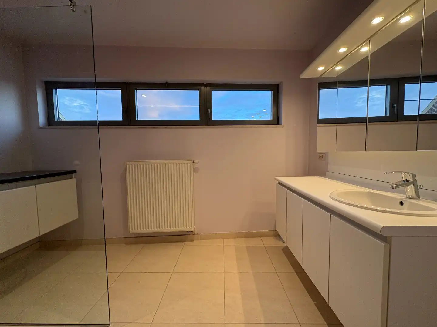 Schitterend appartement met 2 slaapkamers en autostaanplaats! foto 8