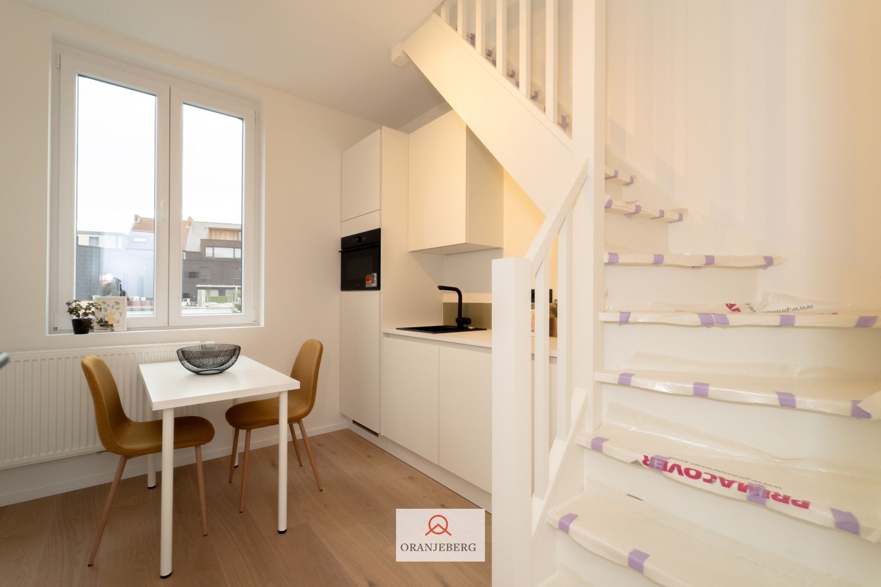 Gerenoveerde lichtrijke duplex studentenstudio foto 5