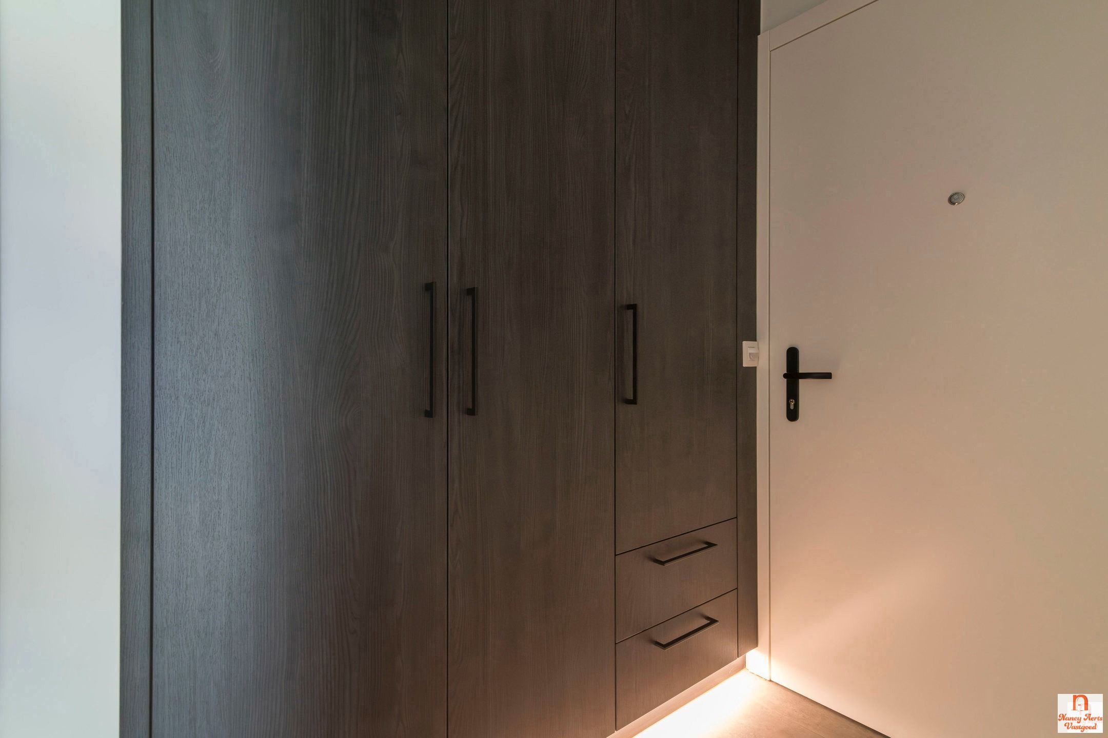 Ruimtelijk wonen met verfijnde afwerking in hartje Koersel foto 20