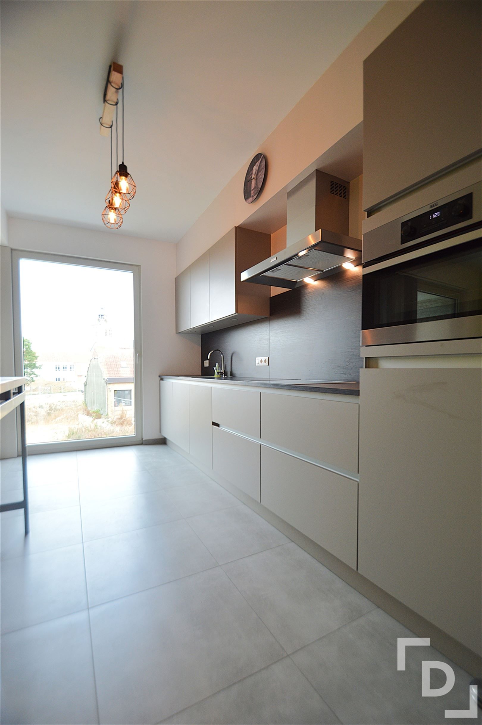 Appartement te huur in centrum Poperinge met staanplaats. foto 5