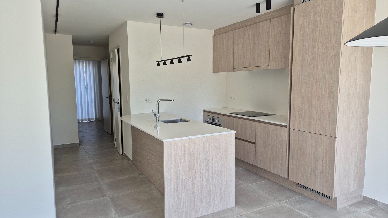 Stijlvol gelijkvloers nieuwbouwappartement met 2 autostaanplaatsen en kelder foto 6