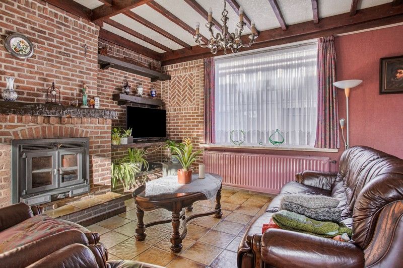 Alleenstaande woning met magazijn/loods TE KOOP in hartje Dentergem! foto 3
