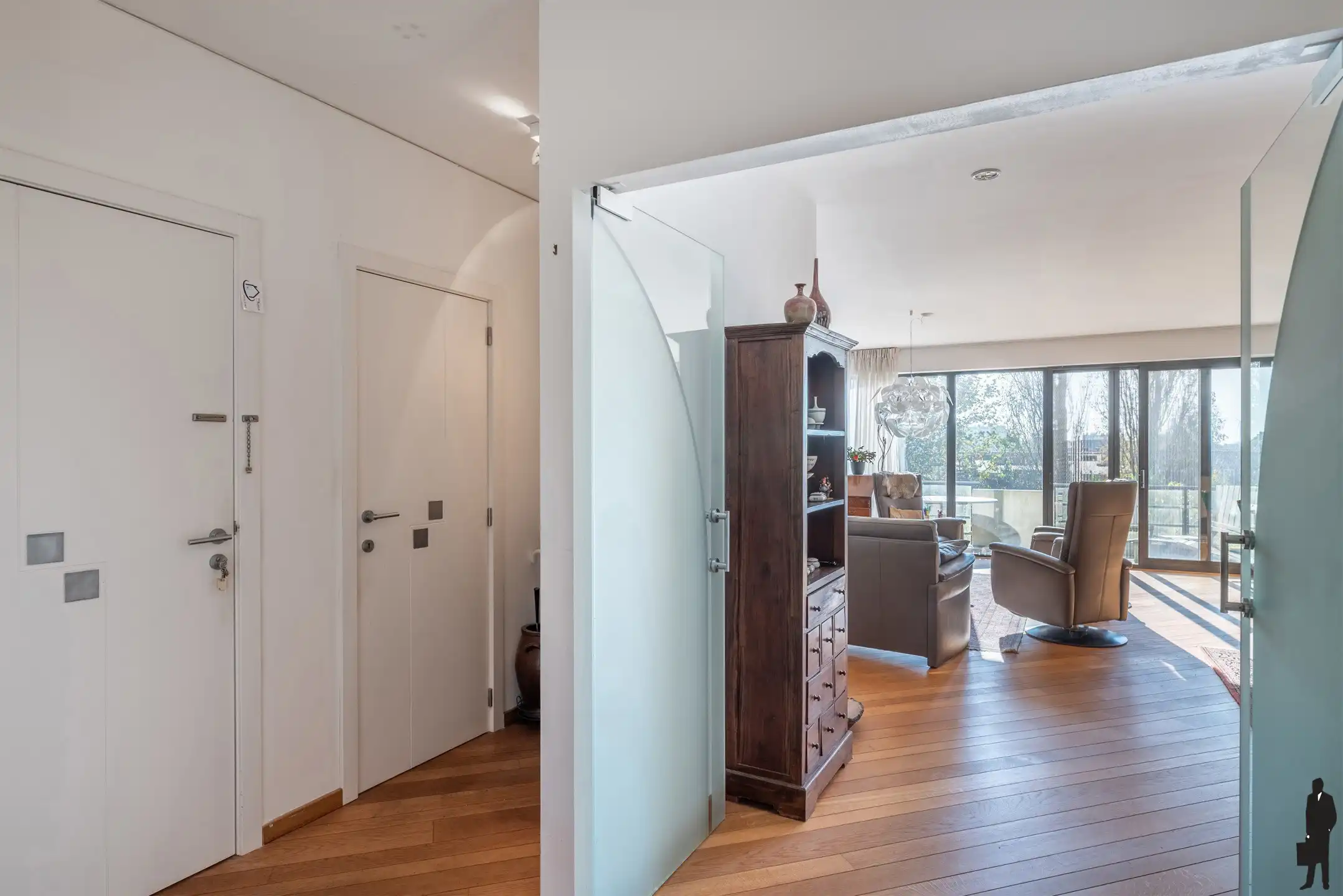 Riant appartement met 4 slpks, 2 badks, prachtig zuidterras foto 3