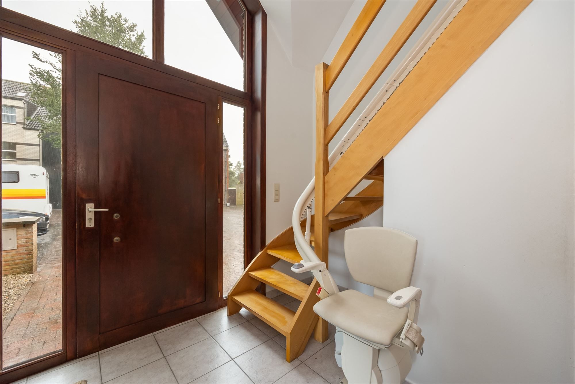 Vrijstaande woning met 4 slaapkamers en tuin foto 6