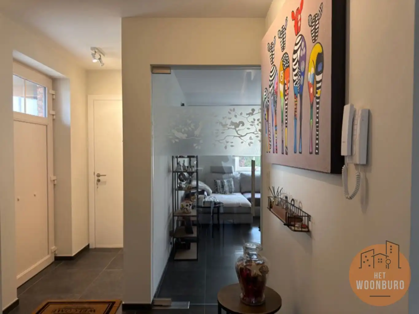 Modern en ruim appartement met kelder en autostaanplaats. foto 3