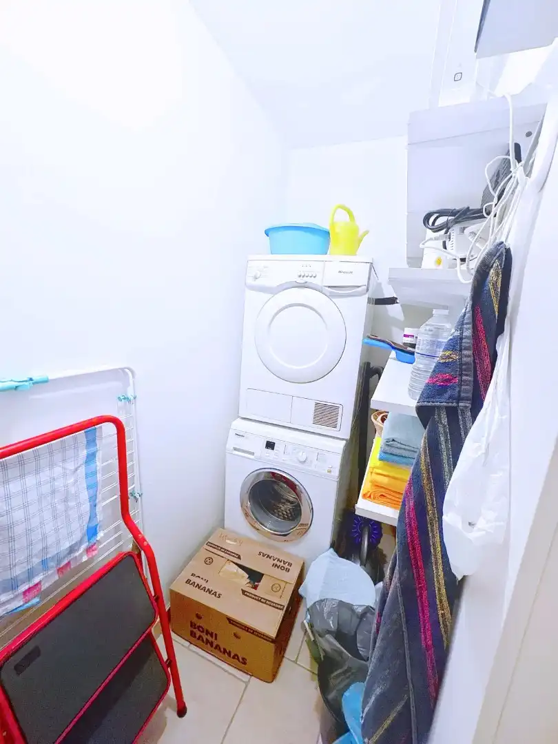 Centraal gelegen en ruim appartement foto 14