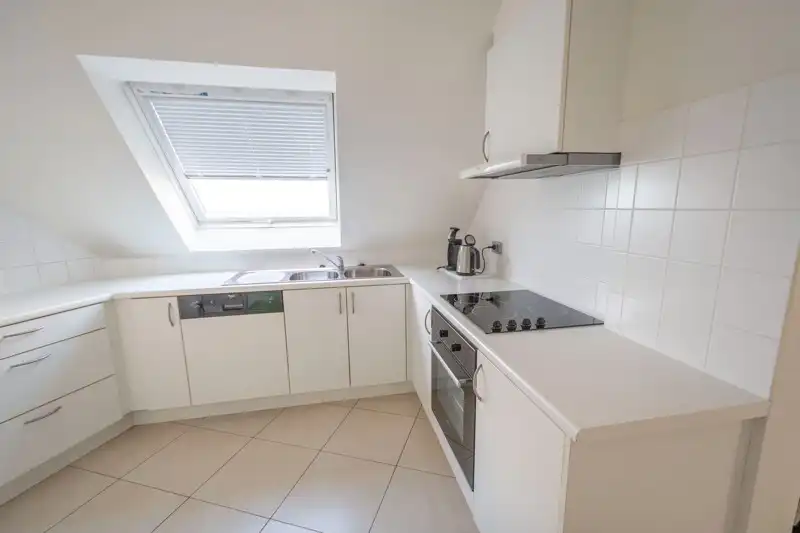 Instapklaar 1 slaapkamer appartement TE HUUR op topligging in Waregem 🏡✨ foto 4