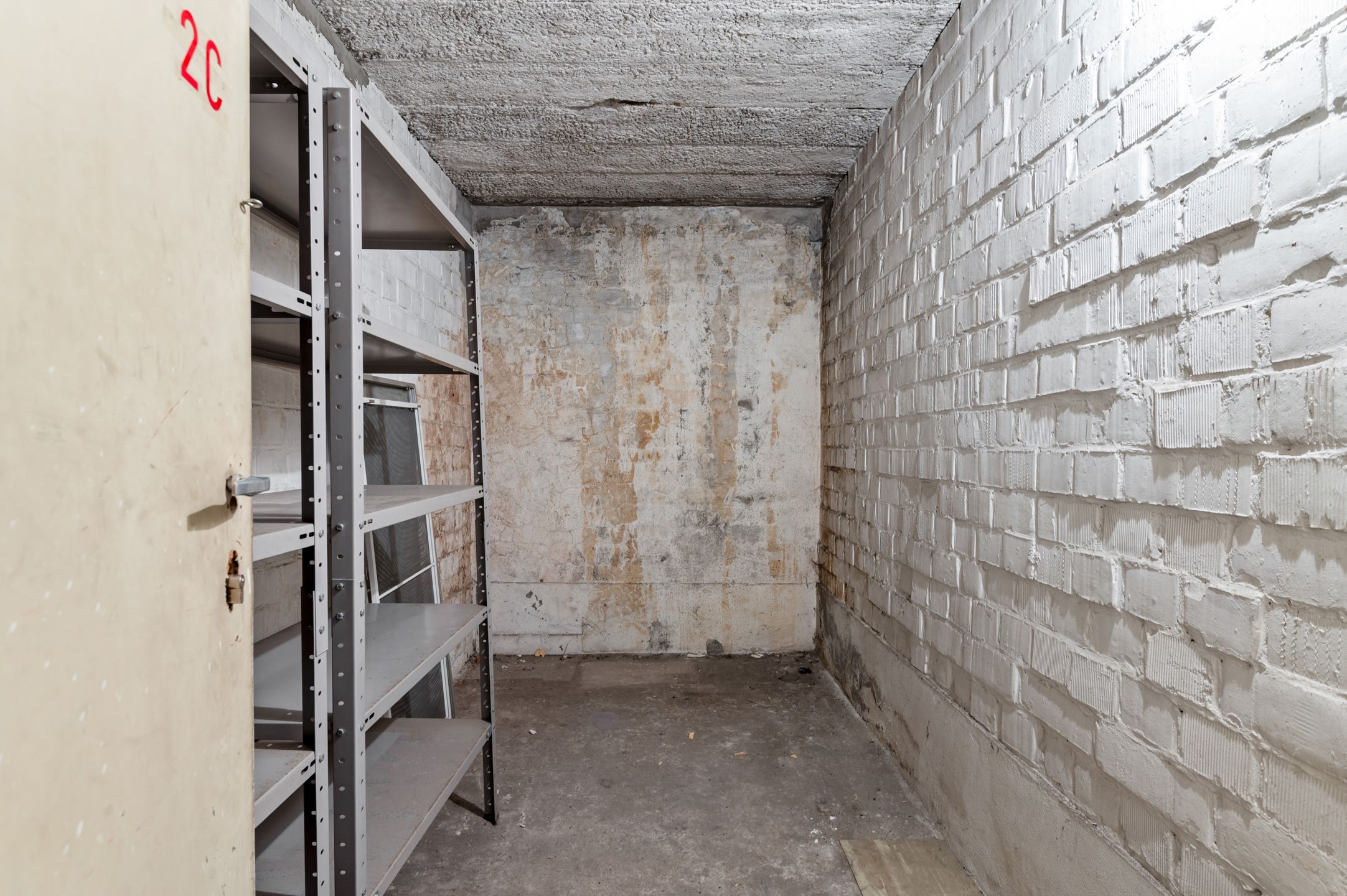 OP TE FRISSEN APPARTEMENT MET 2 SLAAPKAMERS EN TERRAS  foto 23