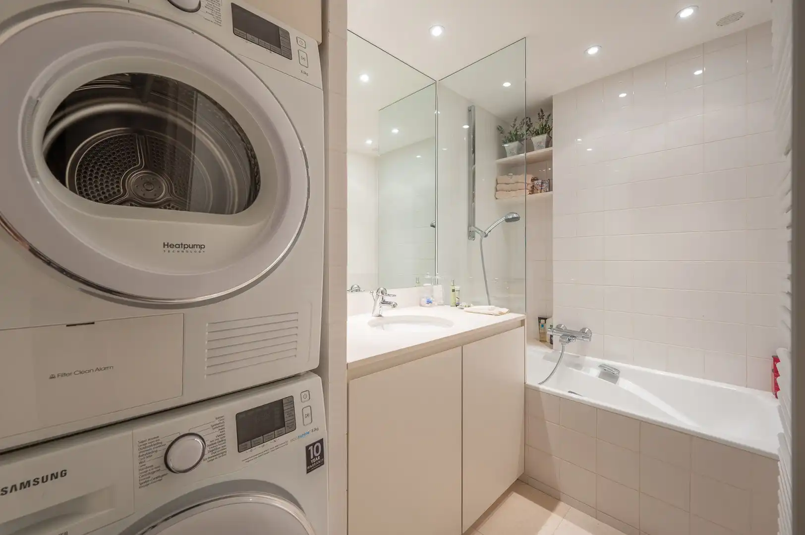 Prachtig appartement met frontaal zeezicht gelegen in hartje het Zoute met 6 meter gevelbreedte. foto 18