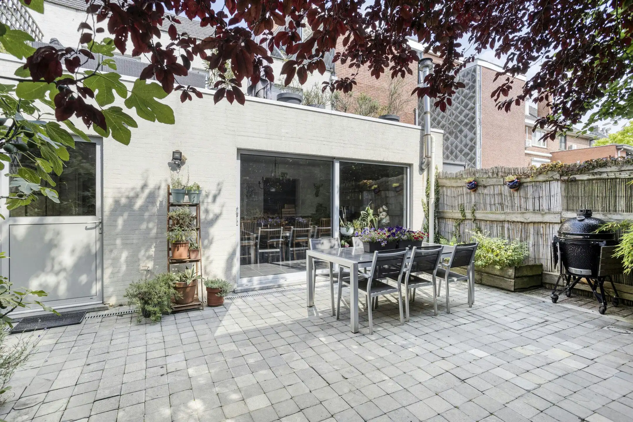 Handelspand met ruime woonst te koop in Ekeren foto 9