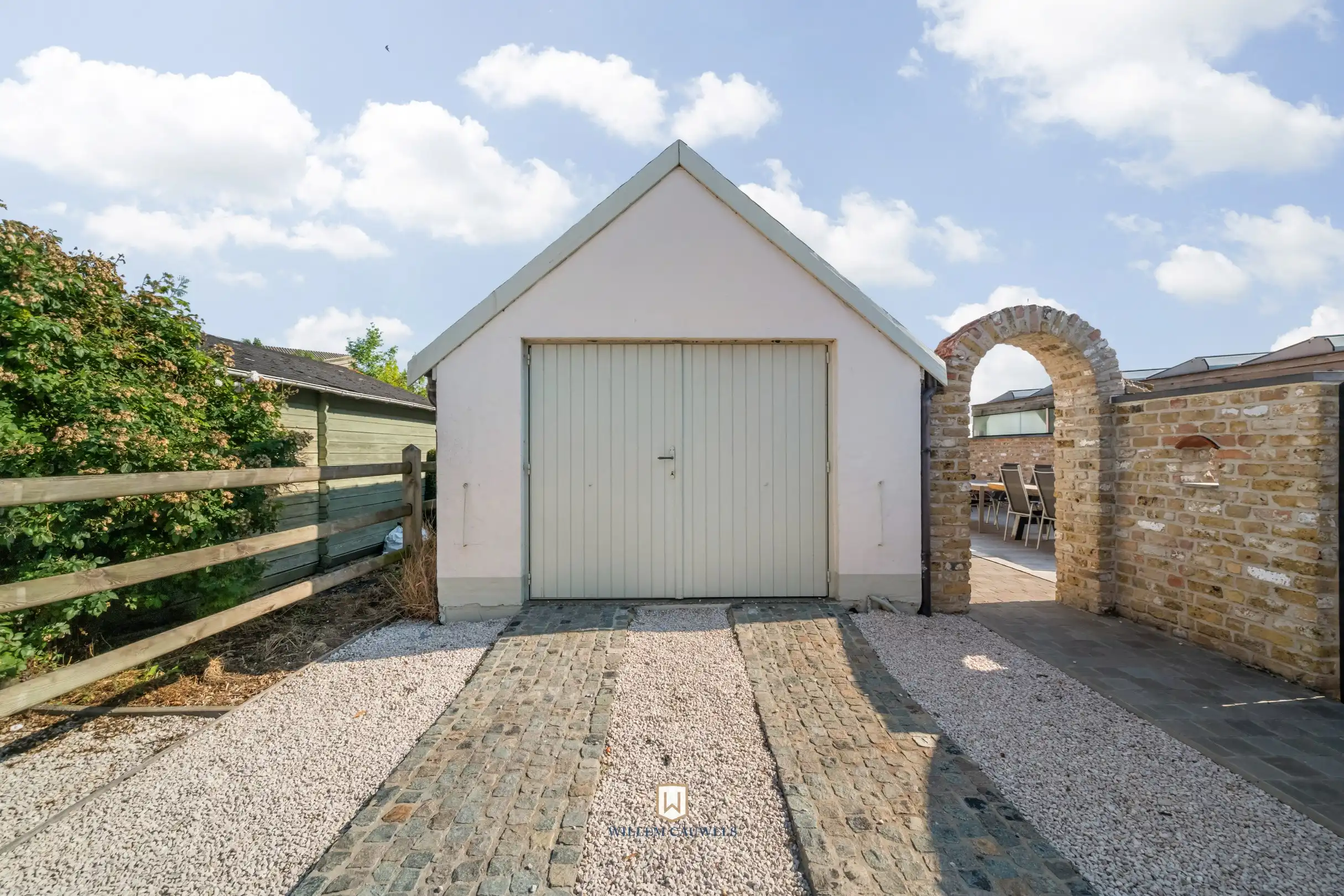 Charmant landelijk huis met prachtige tuin en grote garage foto 28