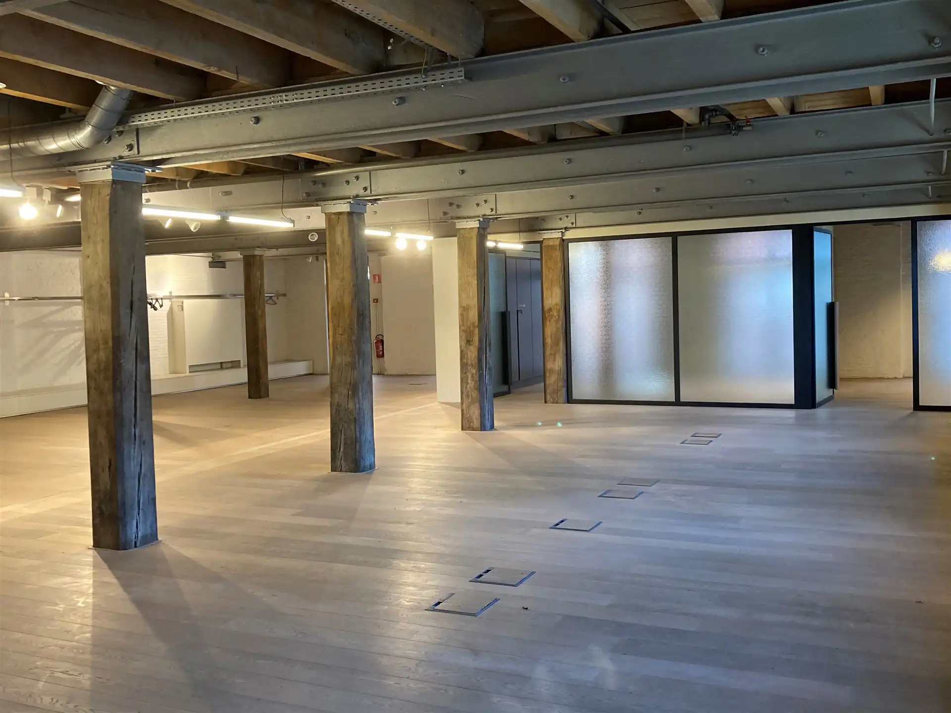 Kantoor 508m² te huur foto 7