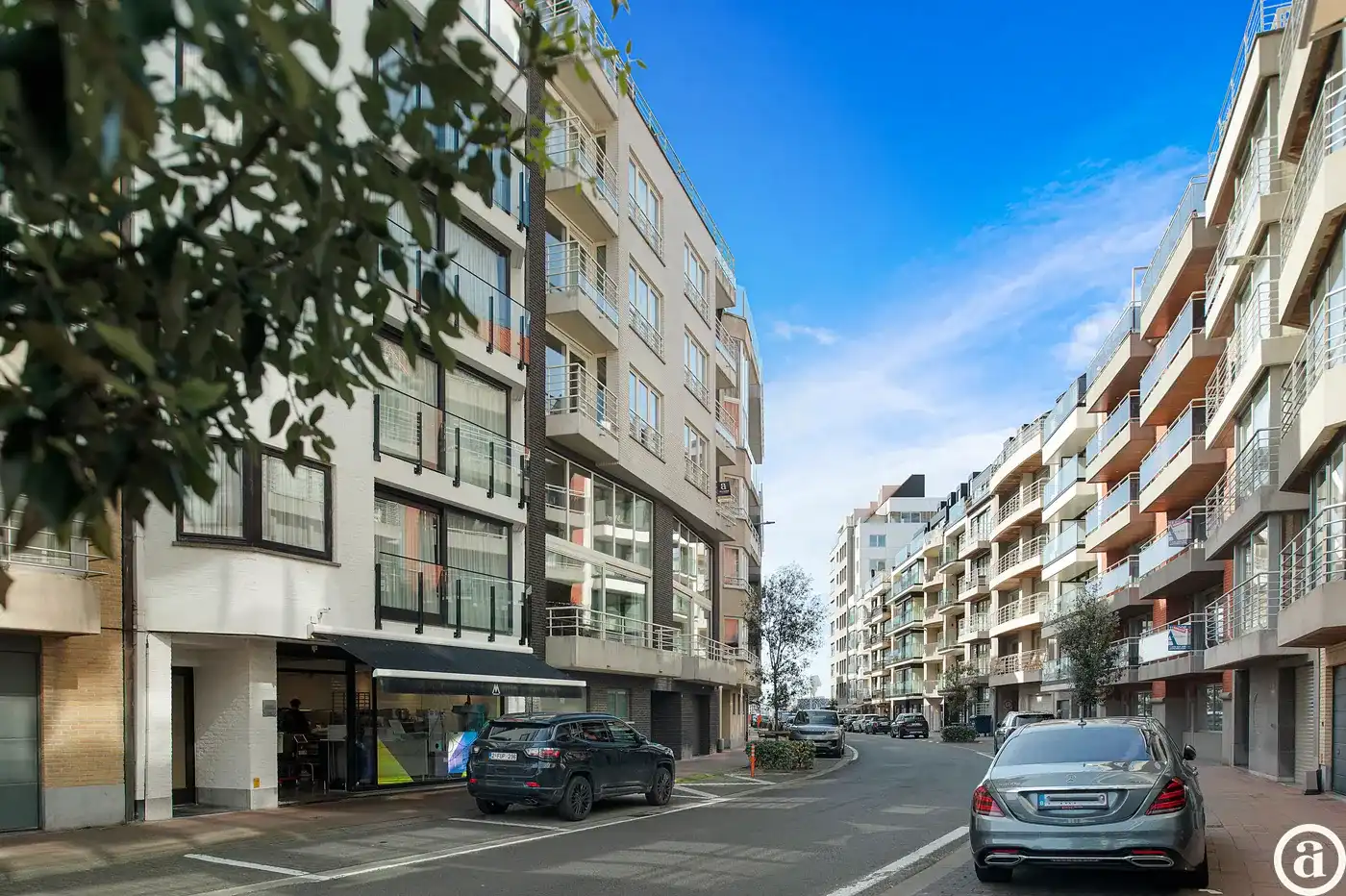 Ruim en lichtrijk gemeubeld appartement nabij winkels en strand nabij Rubensplein. foto 21