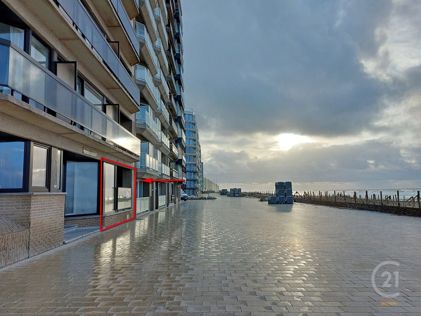 Prachtig appartement met garage op de zeedijk! foto {{pictureIndex}}