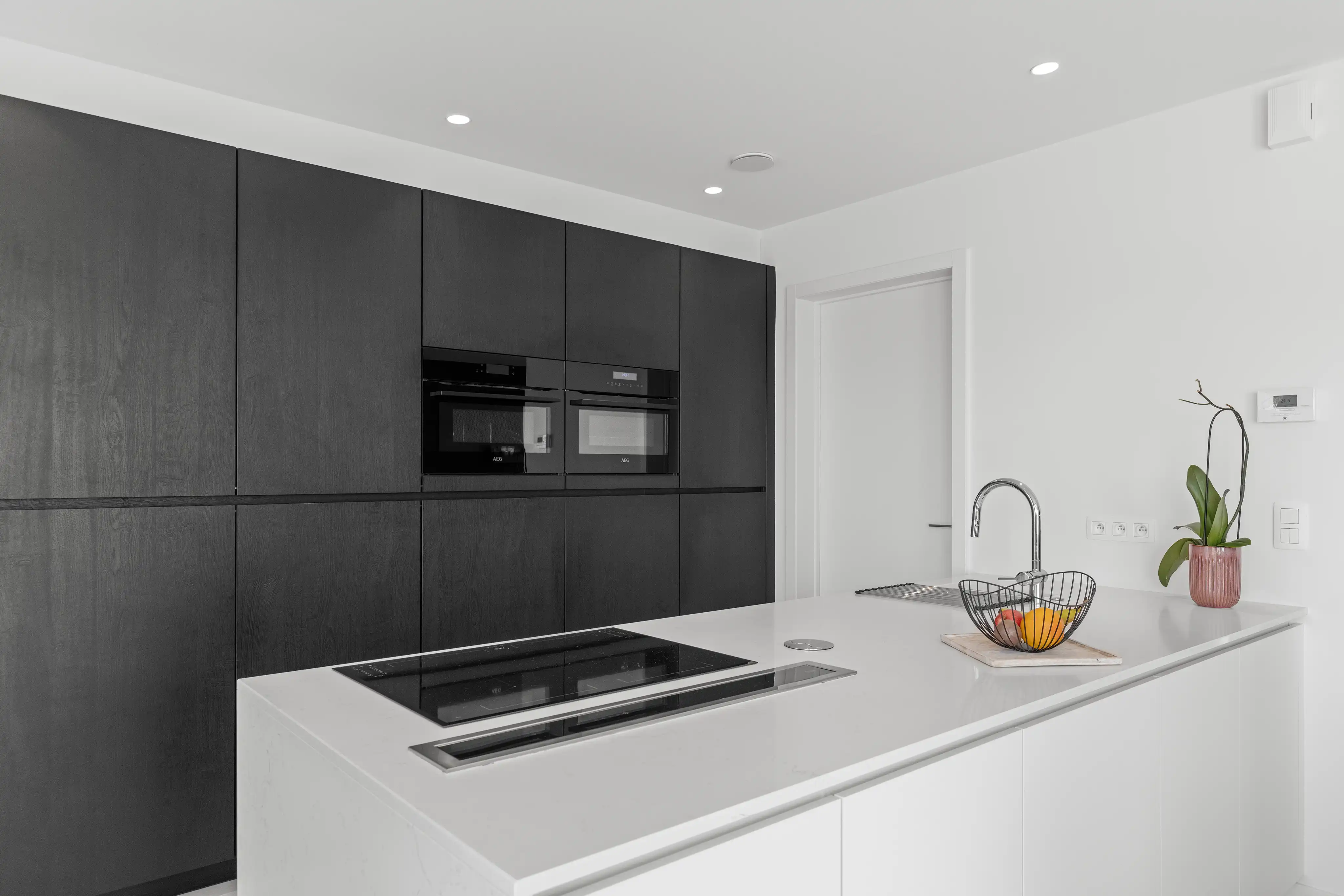 Moderne en lichtrijke halfopen woning met 3 slaapkamers foto 6