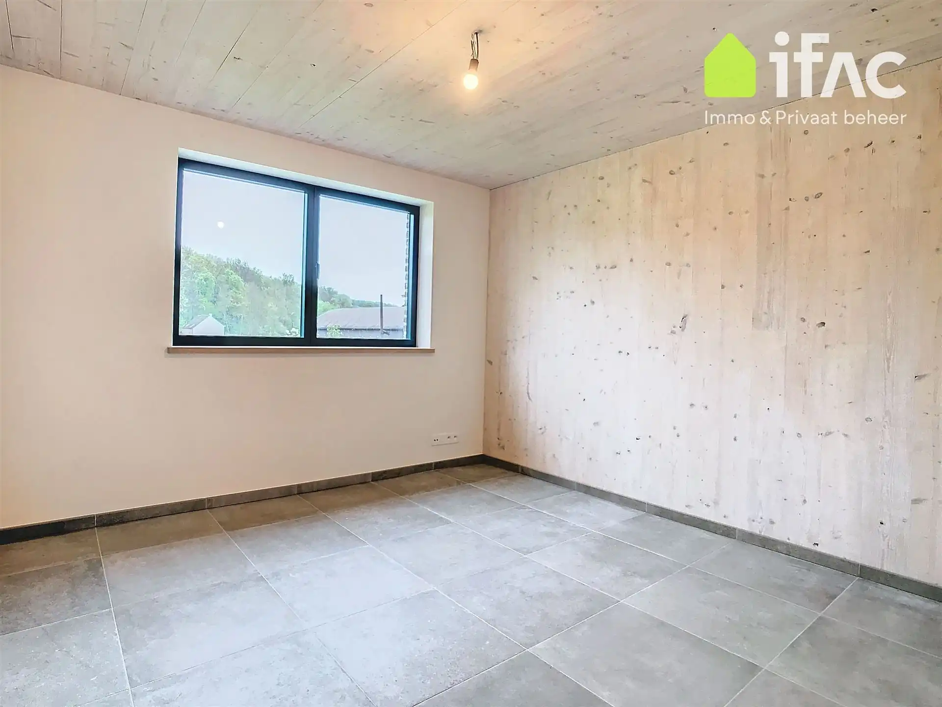 Villa met 4 slaapkamers, 2 badkamers en een grote tuin foto 22