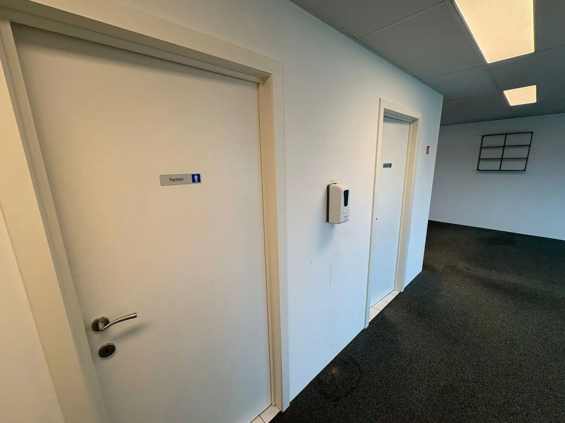 Kantoor van 280 m² te huur in Wommelgem.  foto 10