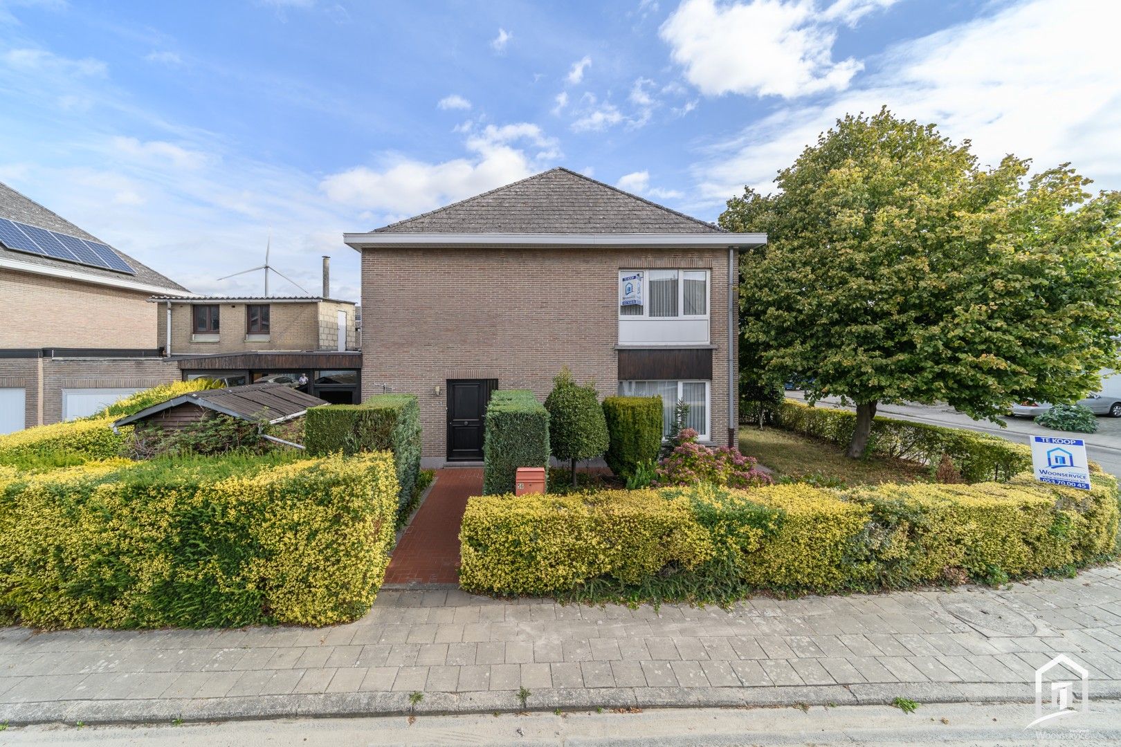 Gunstig gelegen gezinswoning met tuin en garage. foto 3