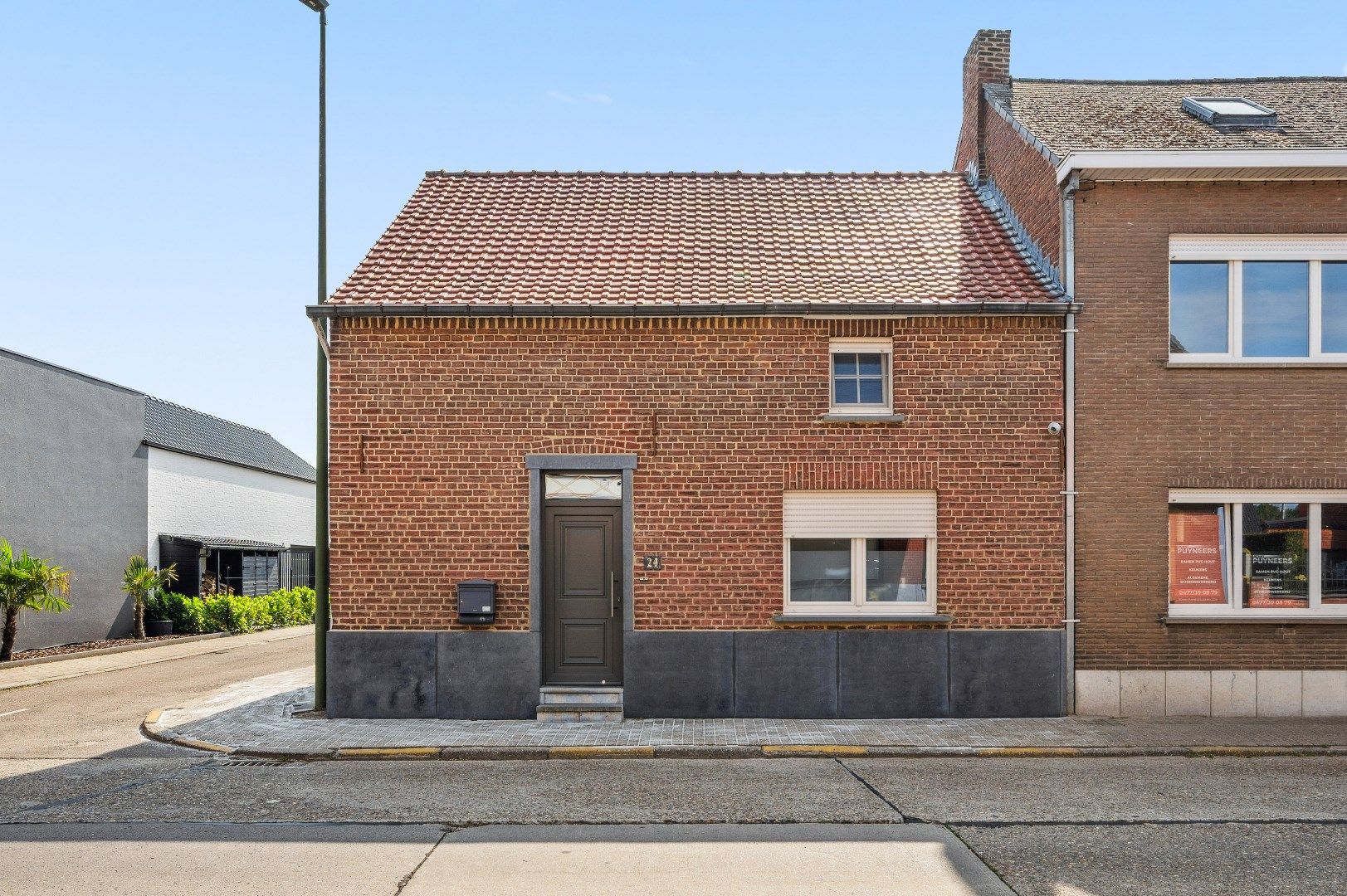 Charmante halfopen woning uit ca. 1900, volledig gerenoveerd in de afgelopen 25 jaar en instapklaar. foto 2