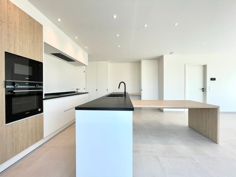 PRACHTIGE NIEUWBOUWWONING MET 3 SLAAPKAMERS TE HUUR foto 6