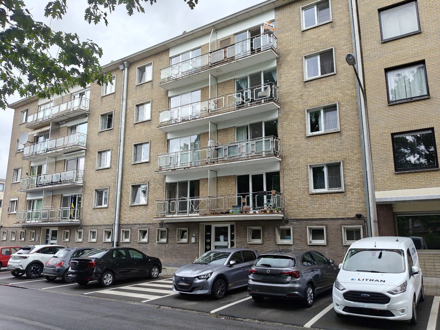 Appartement met terras te Lokeren foto {{pictureIndex}}