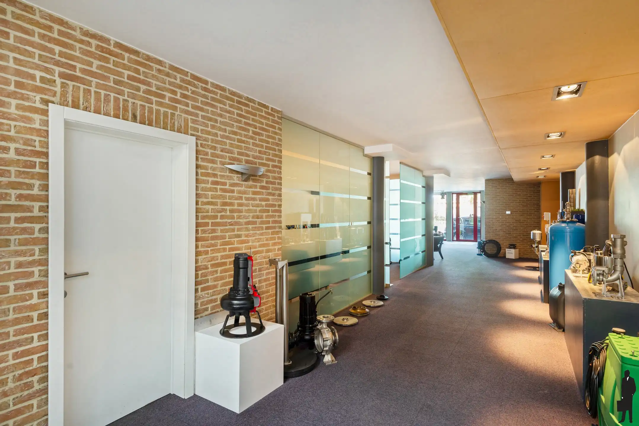 Polyvalent gebouw met handelsruimte-magazijn-kantoor-duplex foto 7