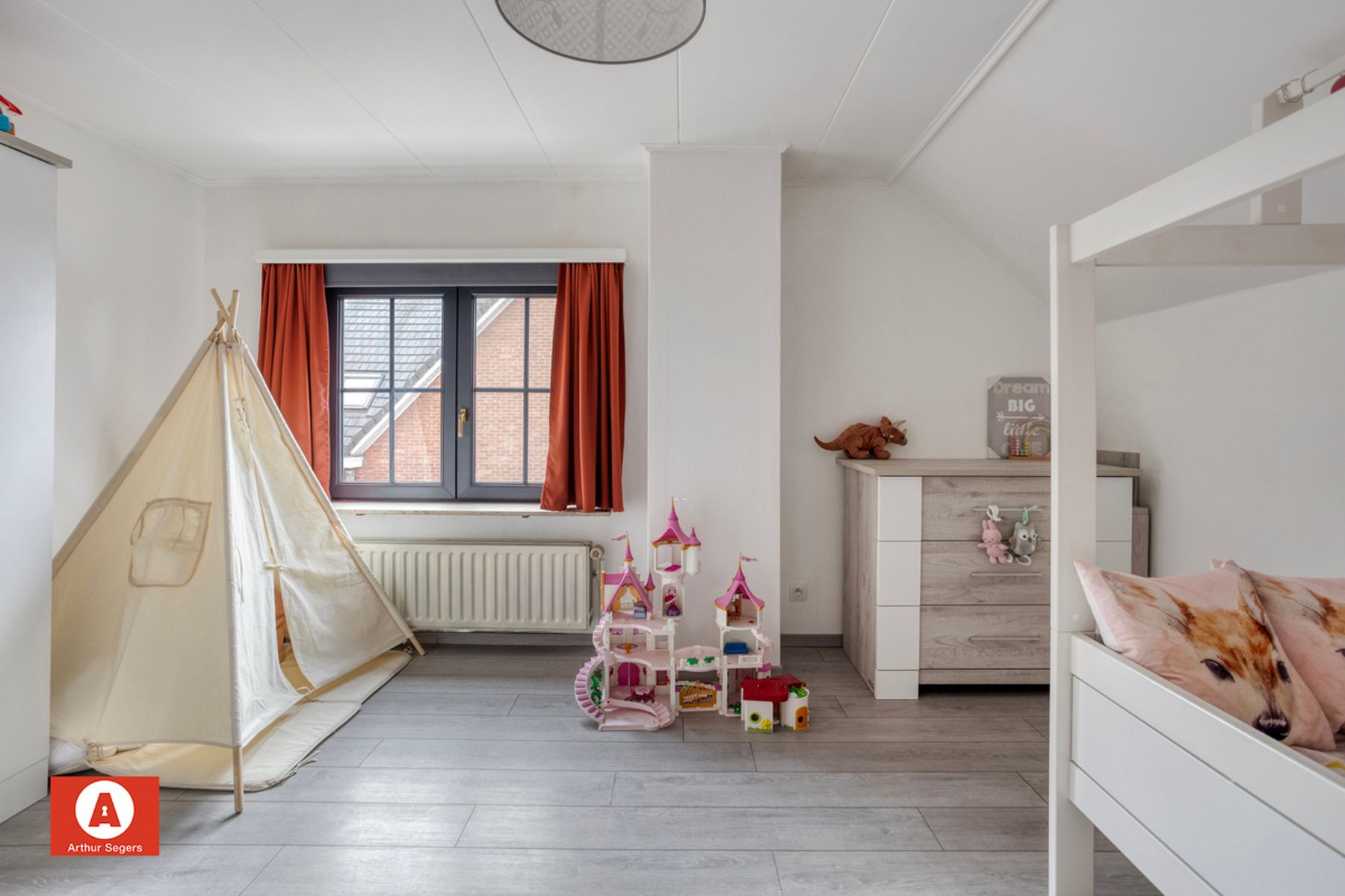 Instapklare open bebouwing met garage op centrale ligging foto 18