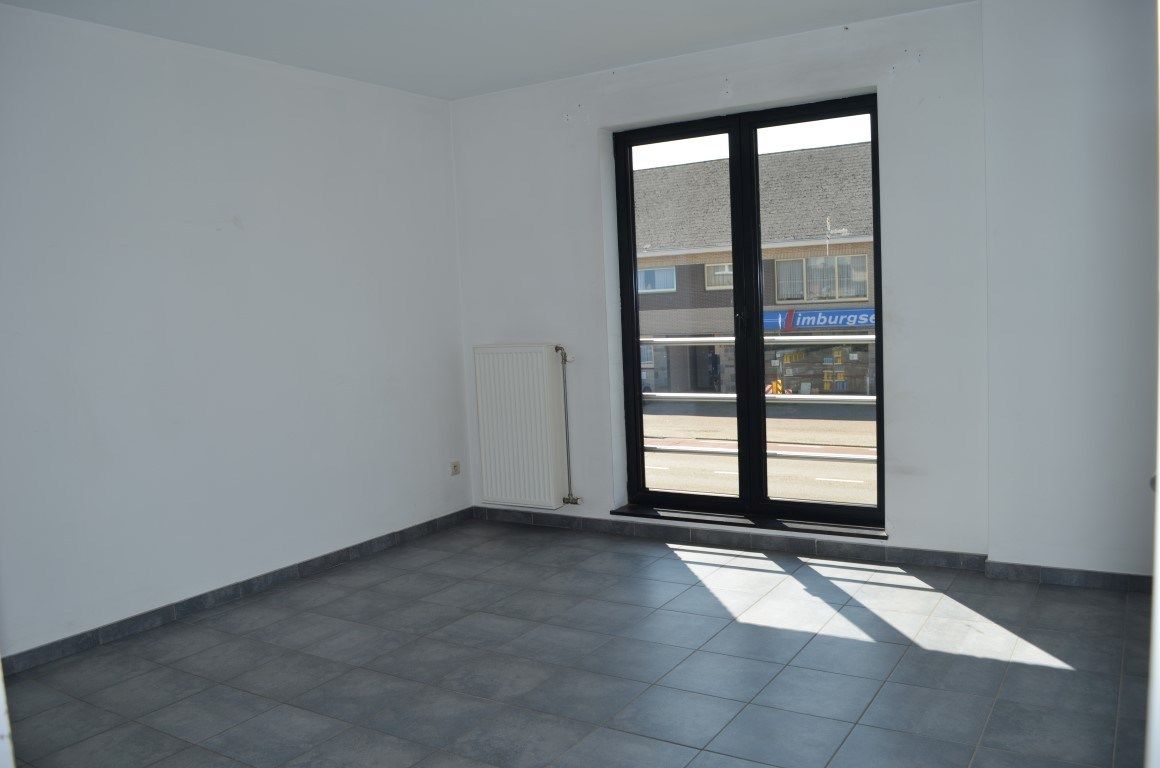 Appartement met twee slaapkamers en ruim terras foto 12