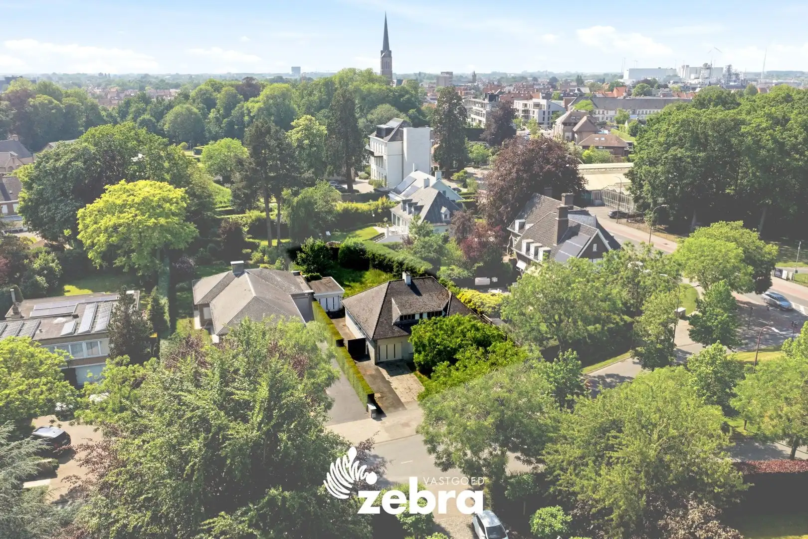 Te renoveren open bebouwing op toplocatie (Baronielaan) te Izegem! foto 25