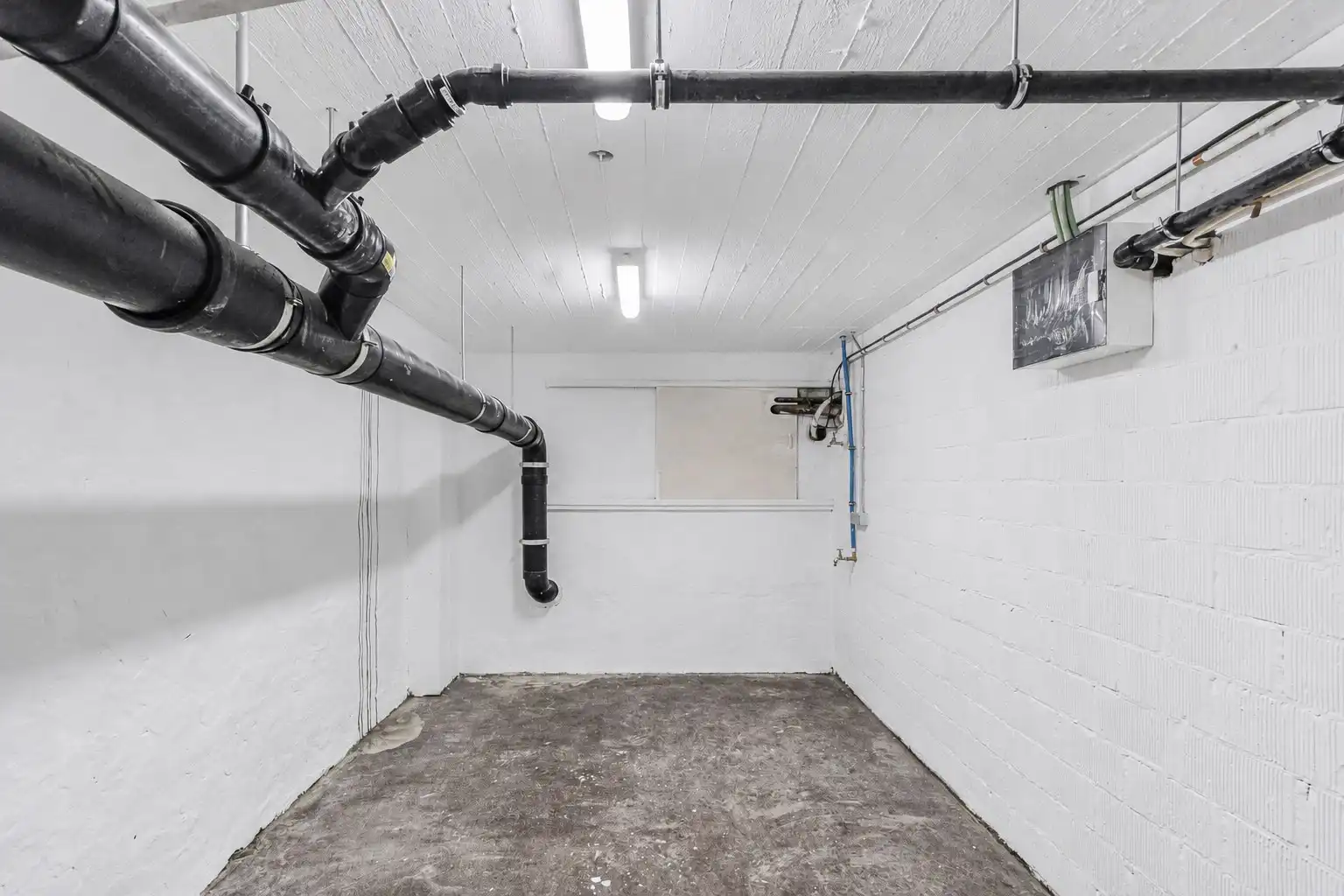 Instapklare winkel- en galerijruimte met studio en privatieve koer op de Zeedijk 694 foto 16