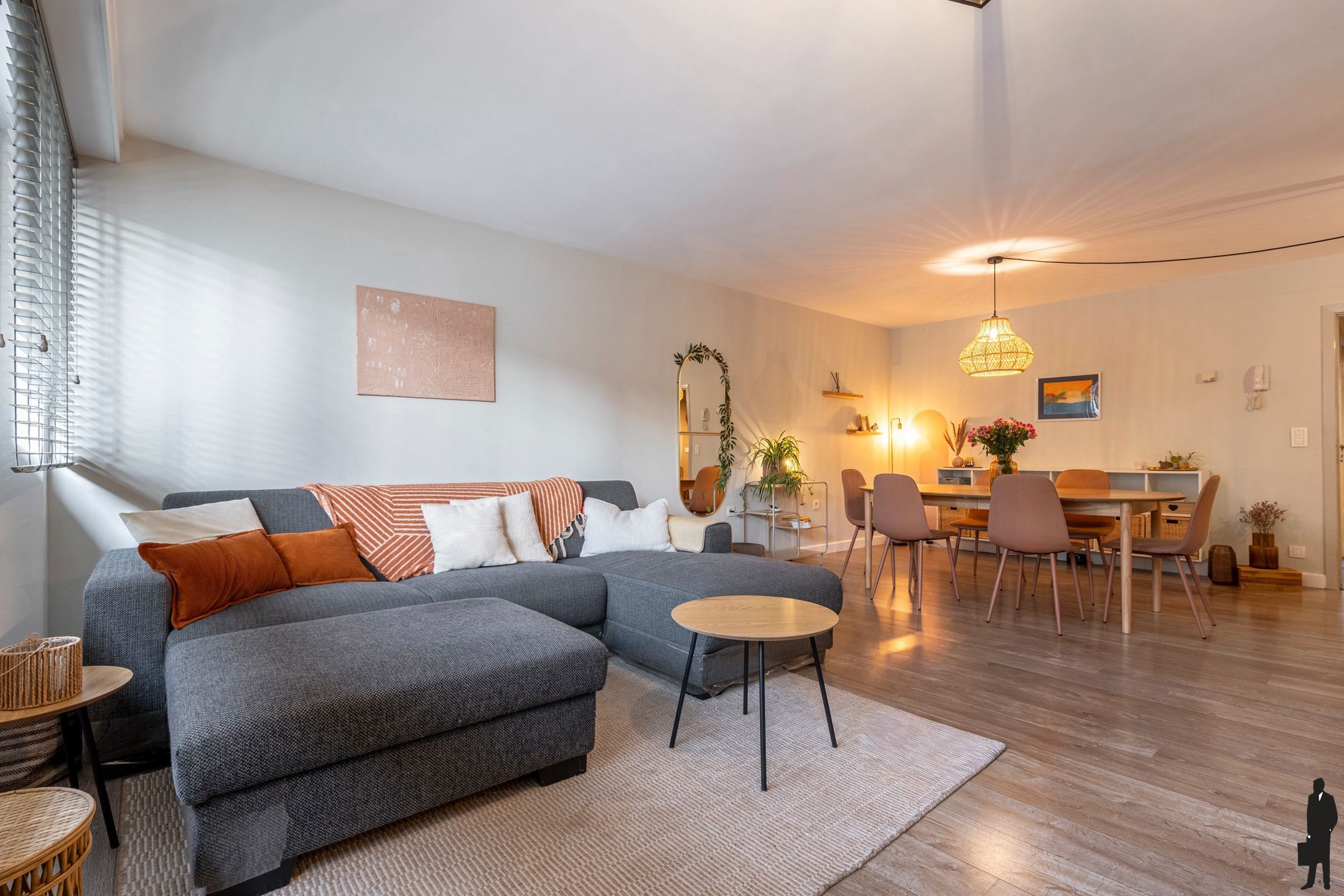 Ruim, gezellig, centraal gelegen 2 slpk.-appartement te Geel foto {{pictureIndex}}