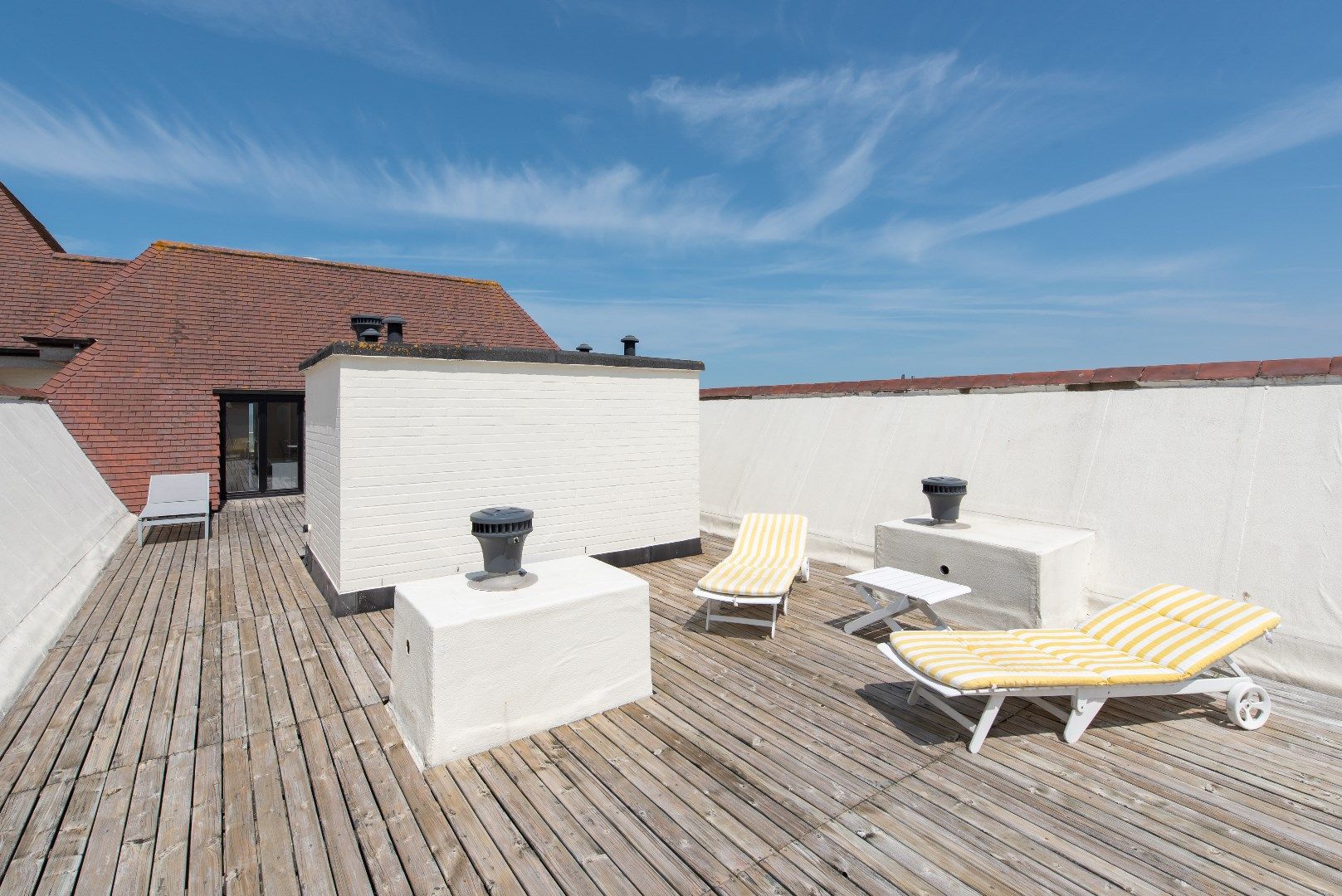 Luxueuze penthouse met drie slaapkamers en frontaal zeezicht in Res. Eden Beach foto 3