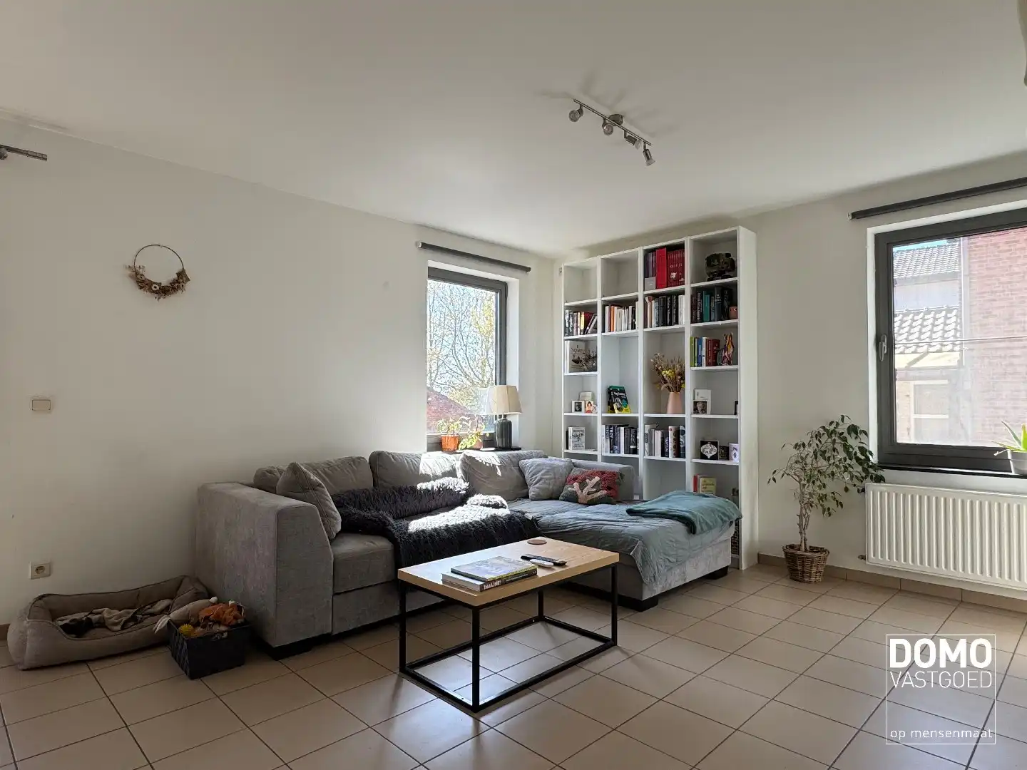 RUIM GELIJKVLOERS APPARTEMENT MET 2 SLAAPKAMERS IN HET CENTRUM VAN MELDERT foto 2