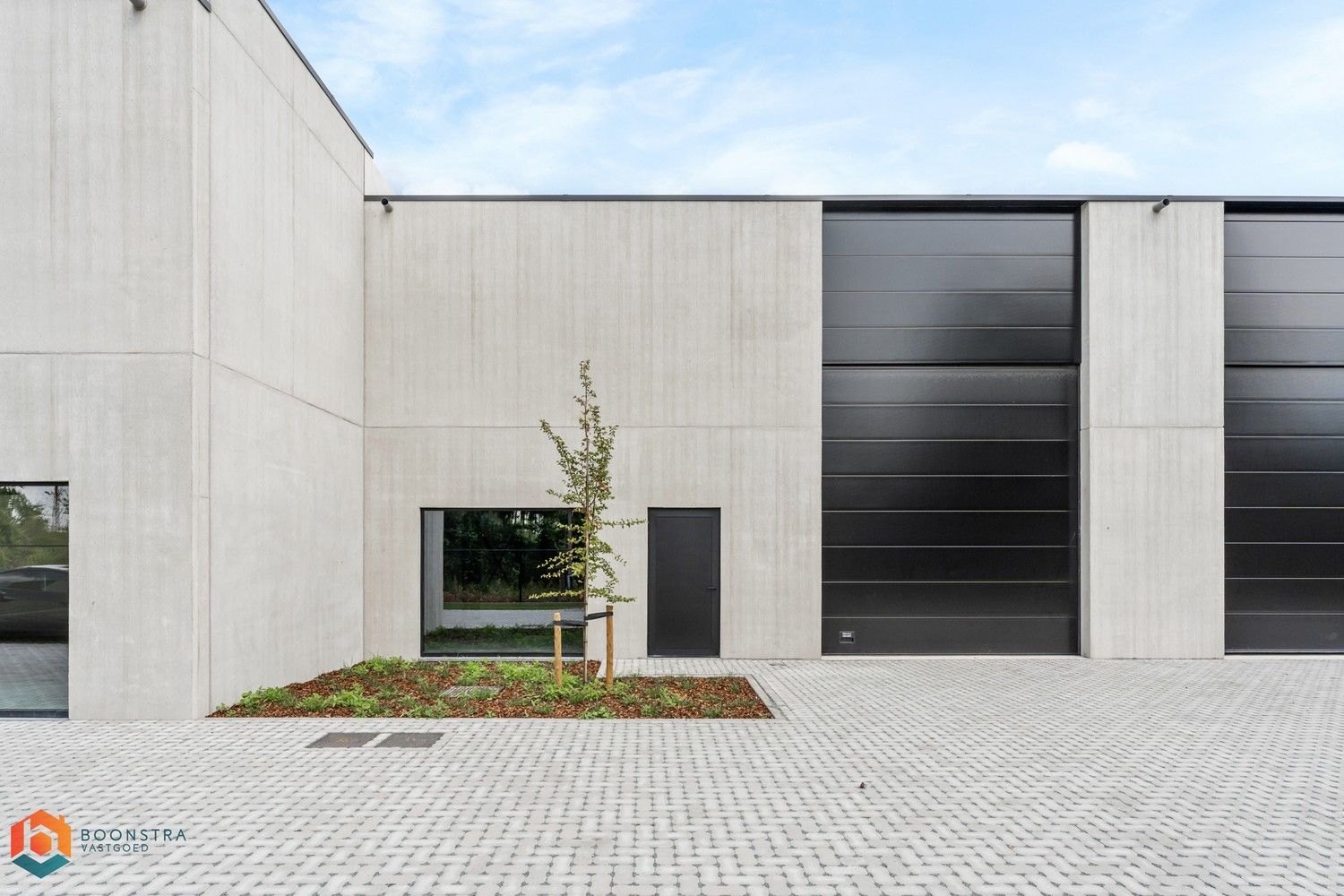 Nieuwbouw KMO-unit (254 m²) op top locatie te Mechelen foto {{pictureIndex}}