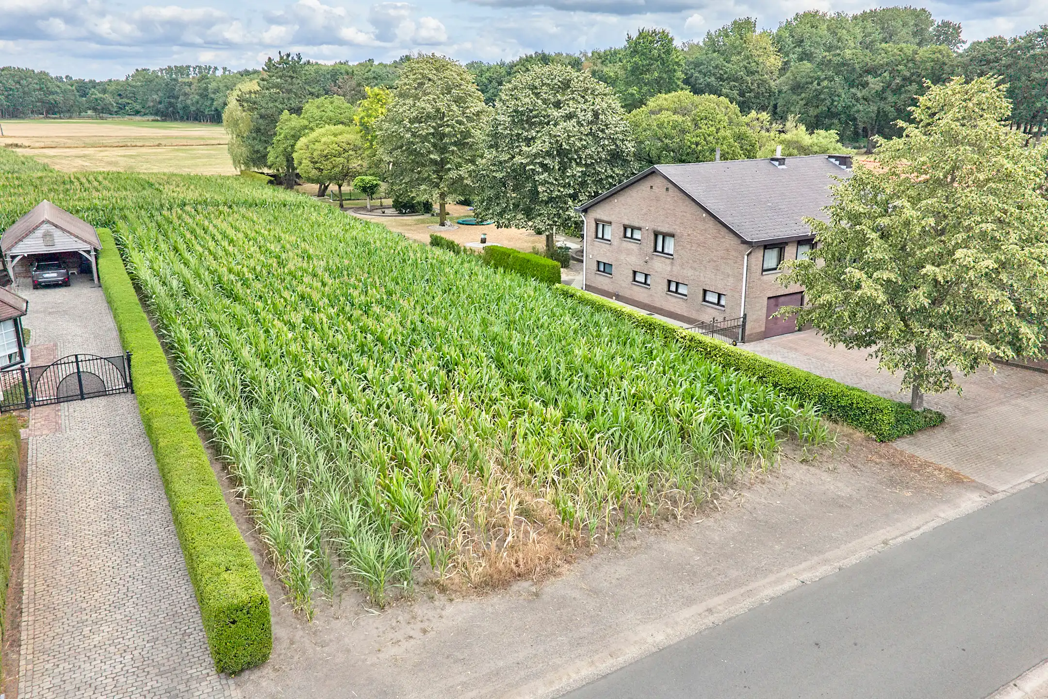 Zeer rustig en mooi gelegen perceel bouwgrond van 09a 62ca! foto 2