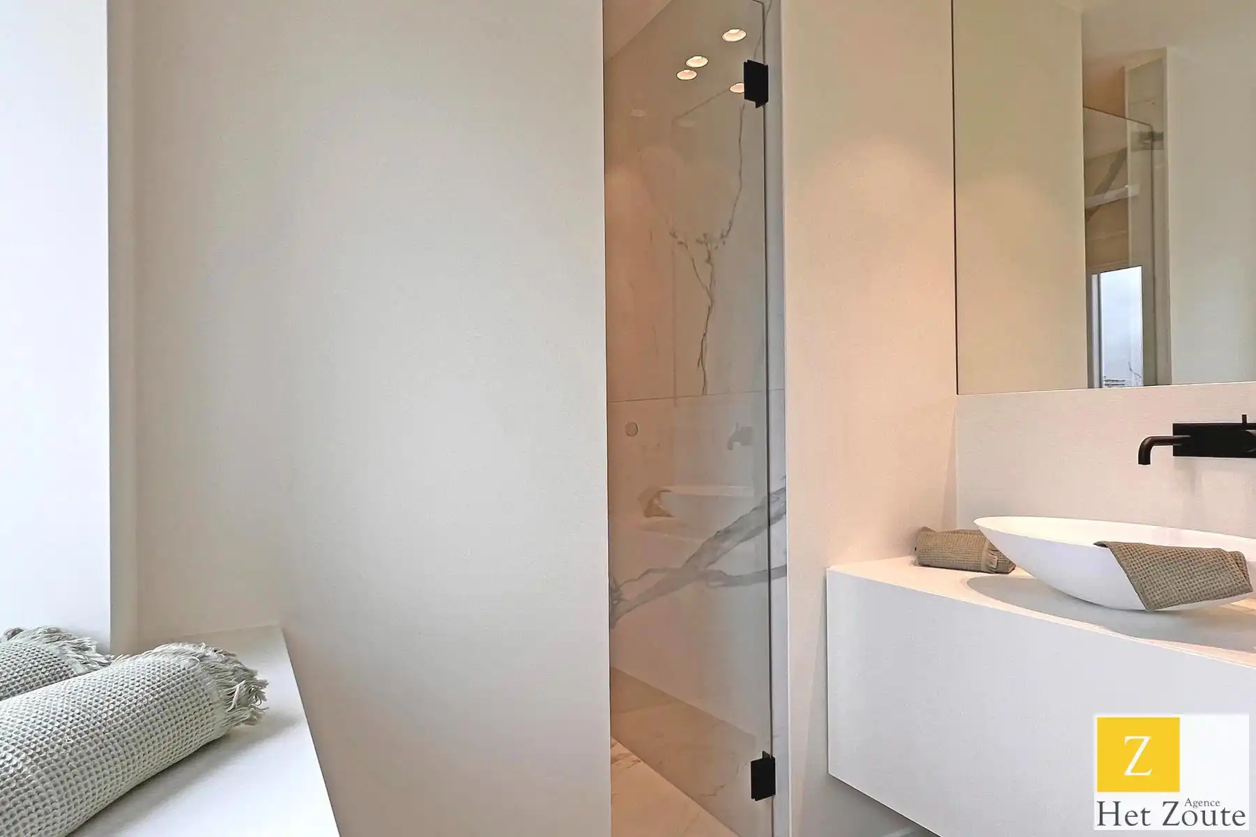 Prachtig gerenoveerd appartement met zicht over het Zegemeer foto 18