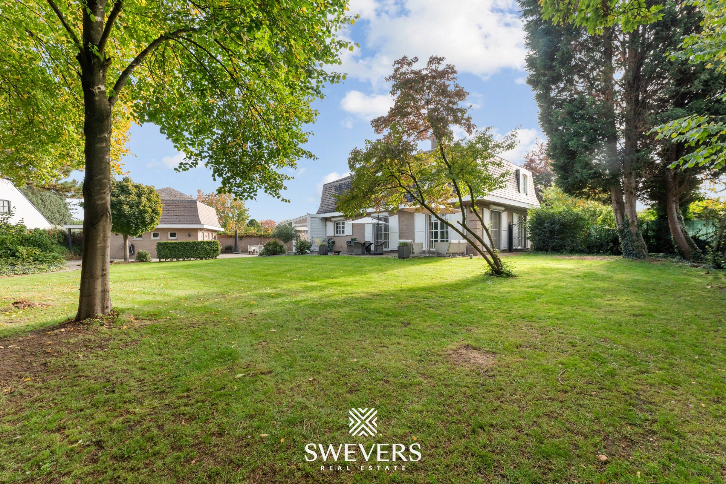 Klassieke villa op royaal perceel foto 38