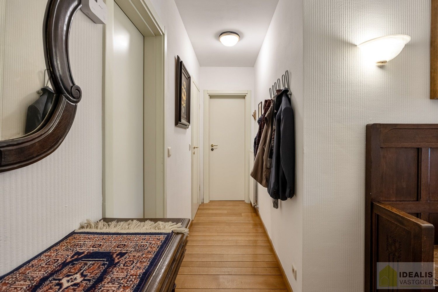 IDEALIS VASTGOED – RUIM INSTAPKLAAR APPARTEMENT IN KLEINSCHALIGE RESIDENTIE MET LICHTRIJKE LEEFRUIMTE, OPEN KEUKEN, HEERLIJK OVERDEKT TERRAS, 3 SLAAPKAMERS, BADKAMER, FIJNE WASPLAATS/BERGING EN INPANDIGE GARAGE OP EEN UITERST GUNSTIGE LOCATIE MIDDEN IN HET CENTRUM VAN PELT!! ZEER GESCHIKT VOOR KANDIDATEN OP ZOEK NAAR INSTAPKLAAR APPARTEMENT foto 5