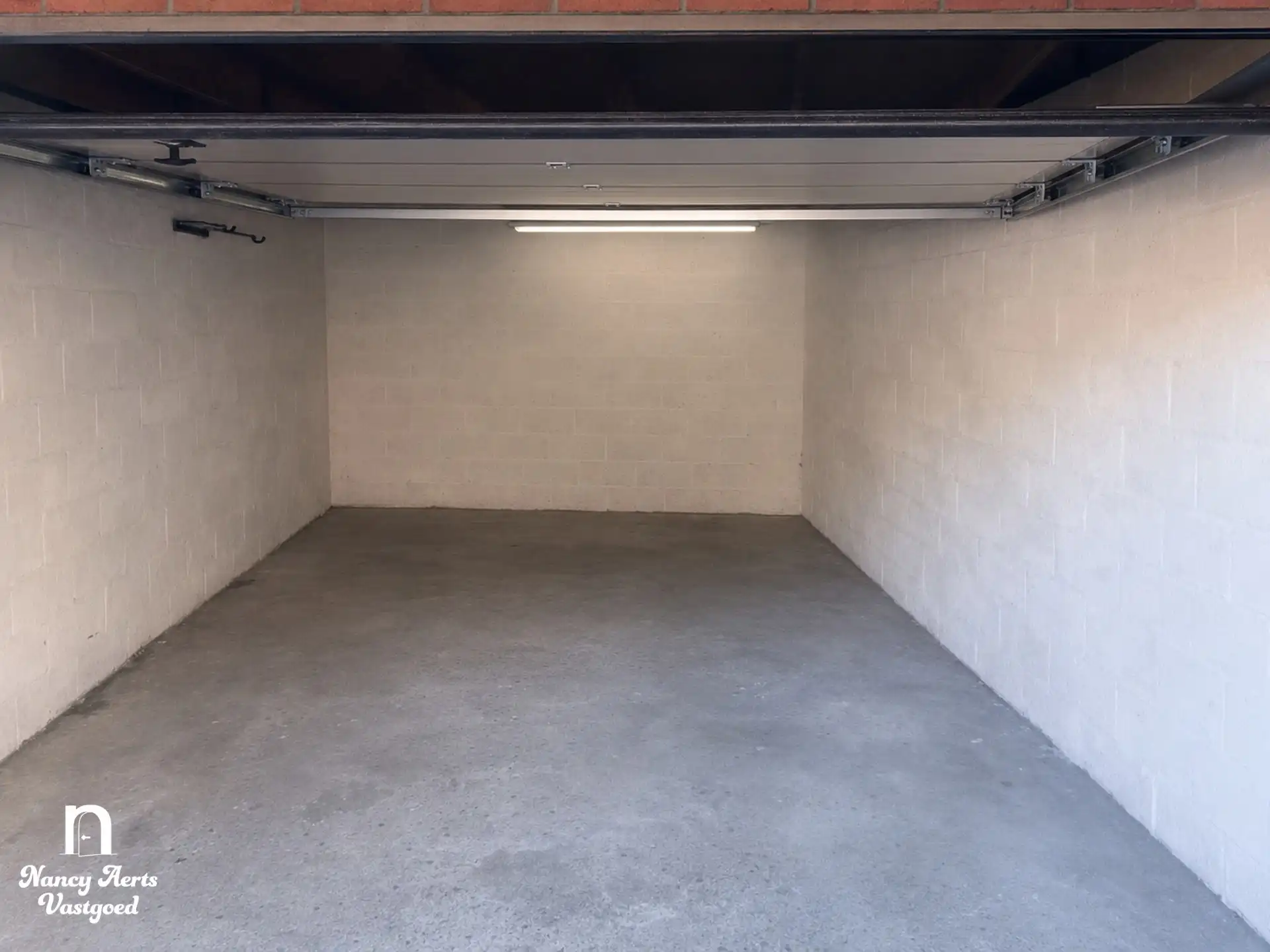Instapklaar appartement met garage op centrale ligging foto 18