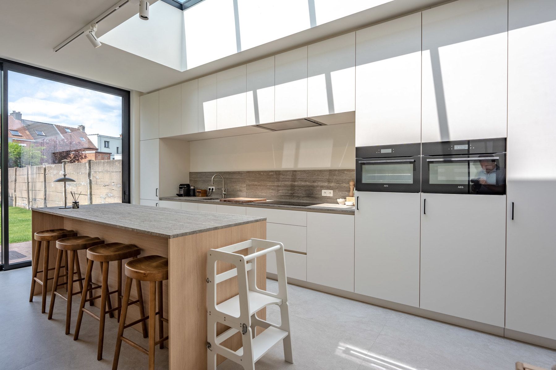 Instapklare woning met 3 slaapkamers, 2 badkamers en tuin! foto 3