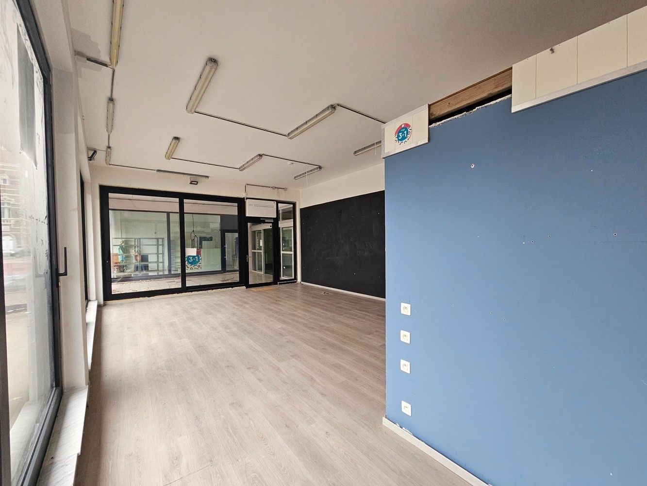 Commerciële ruimte te huur in het centrum van Maasmechelen. foto 4