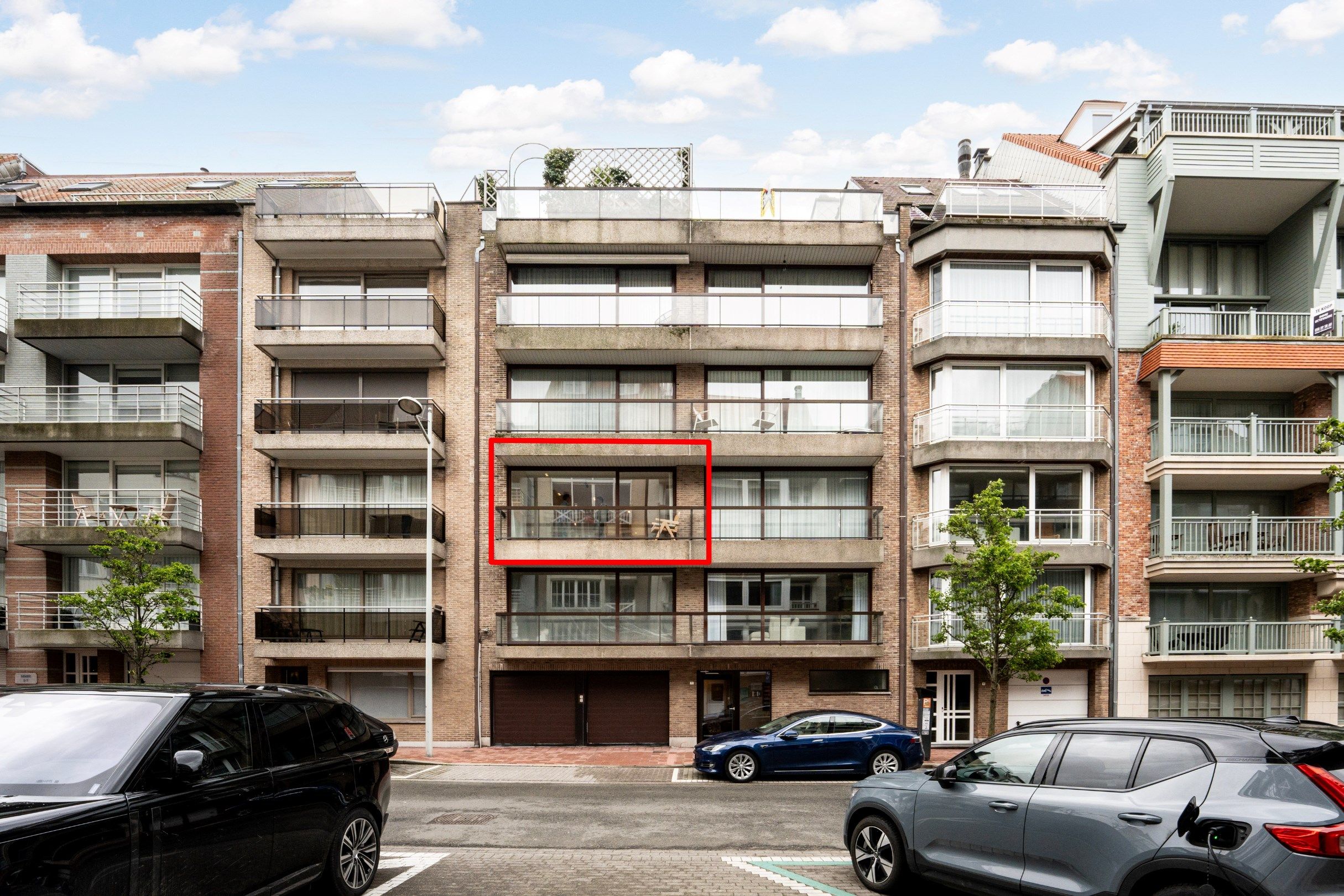 Mooi vernieuwd appartement gelegen aan de zonnekant van de Van Bunnenlaan te Knokke vlakbij de Zeedijk.  foto 20