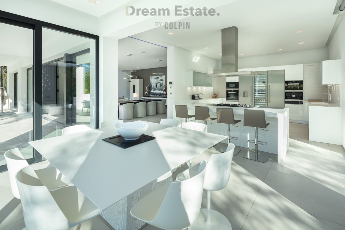Eigentijdse villa in het bevoorrechte Nueva Andalucia foto 19