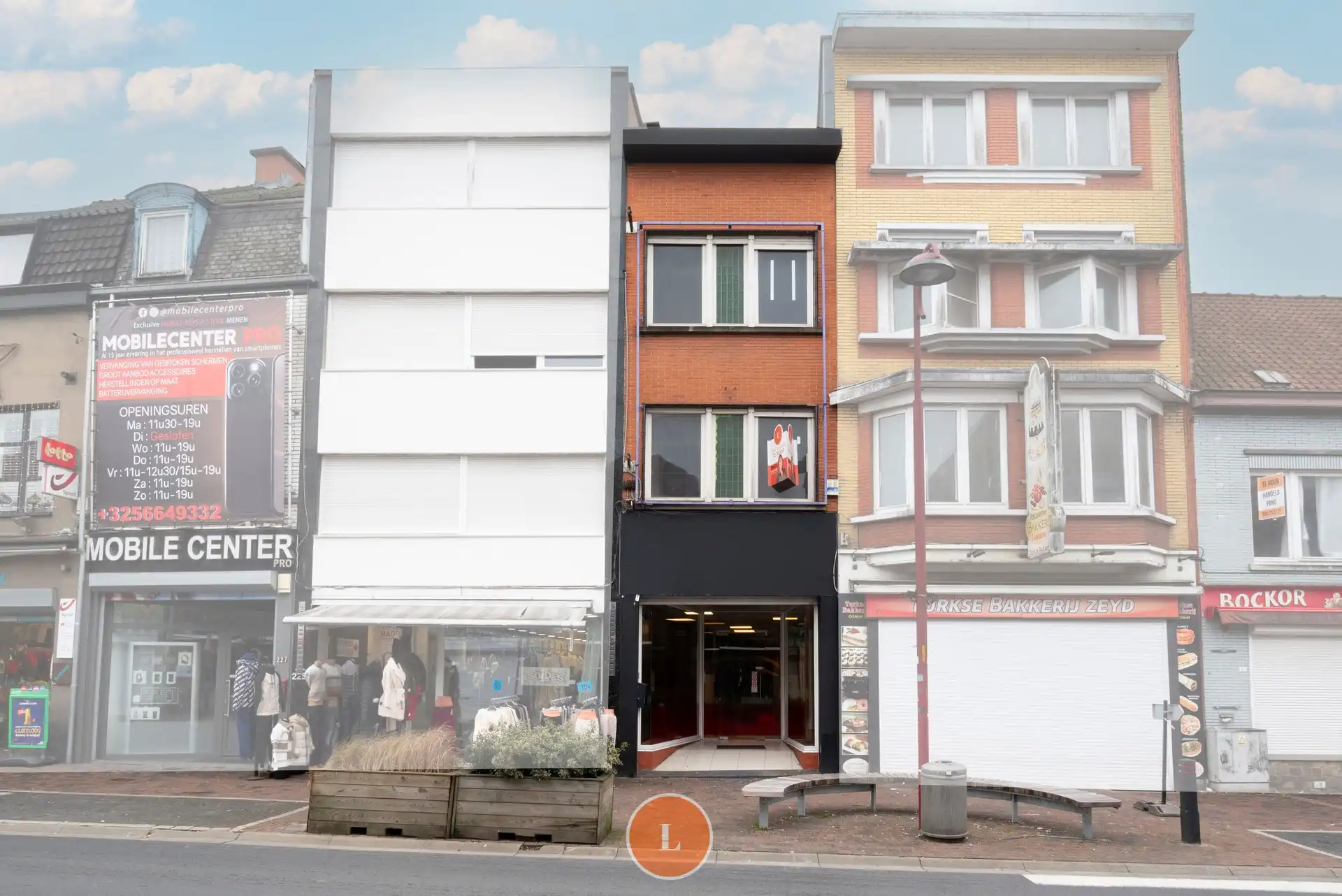 Centraal gelegen handelspand voor gemengd gebruik foto {{pictureIndex}}